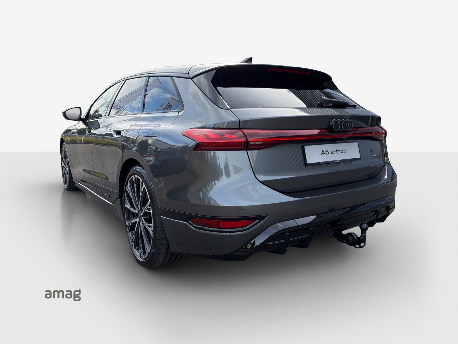 AUDI A6 Avant e-tron quattro-image-14
