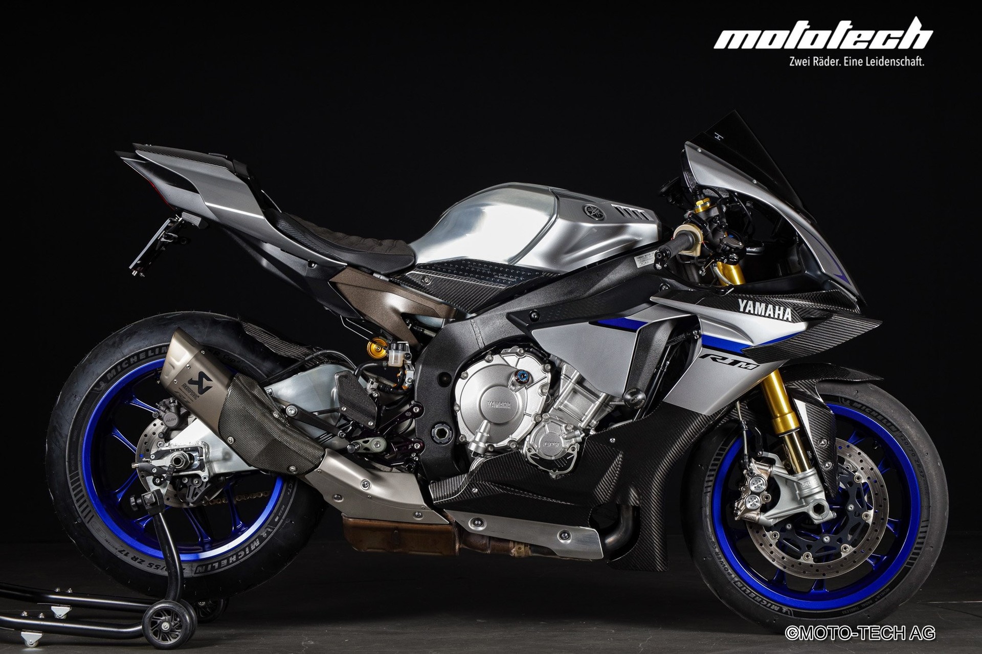 YAMAHA YZF-R1 M ABS AKRAPOVIC-image-1