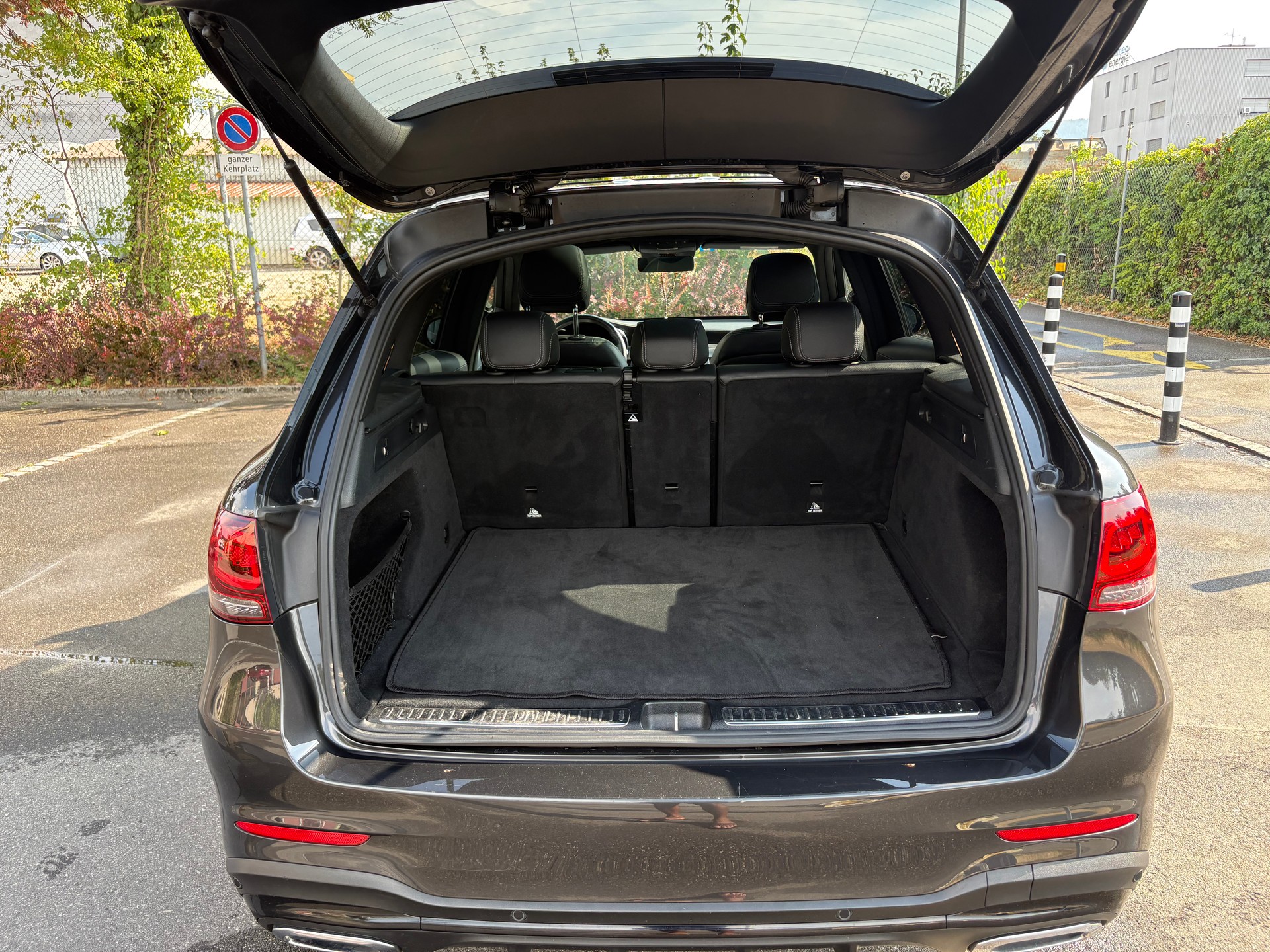 MERCEDES-BENZ GLC 220 d AMG Line 4m-image-8