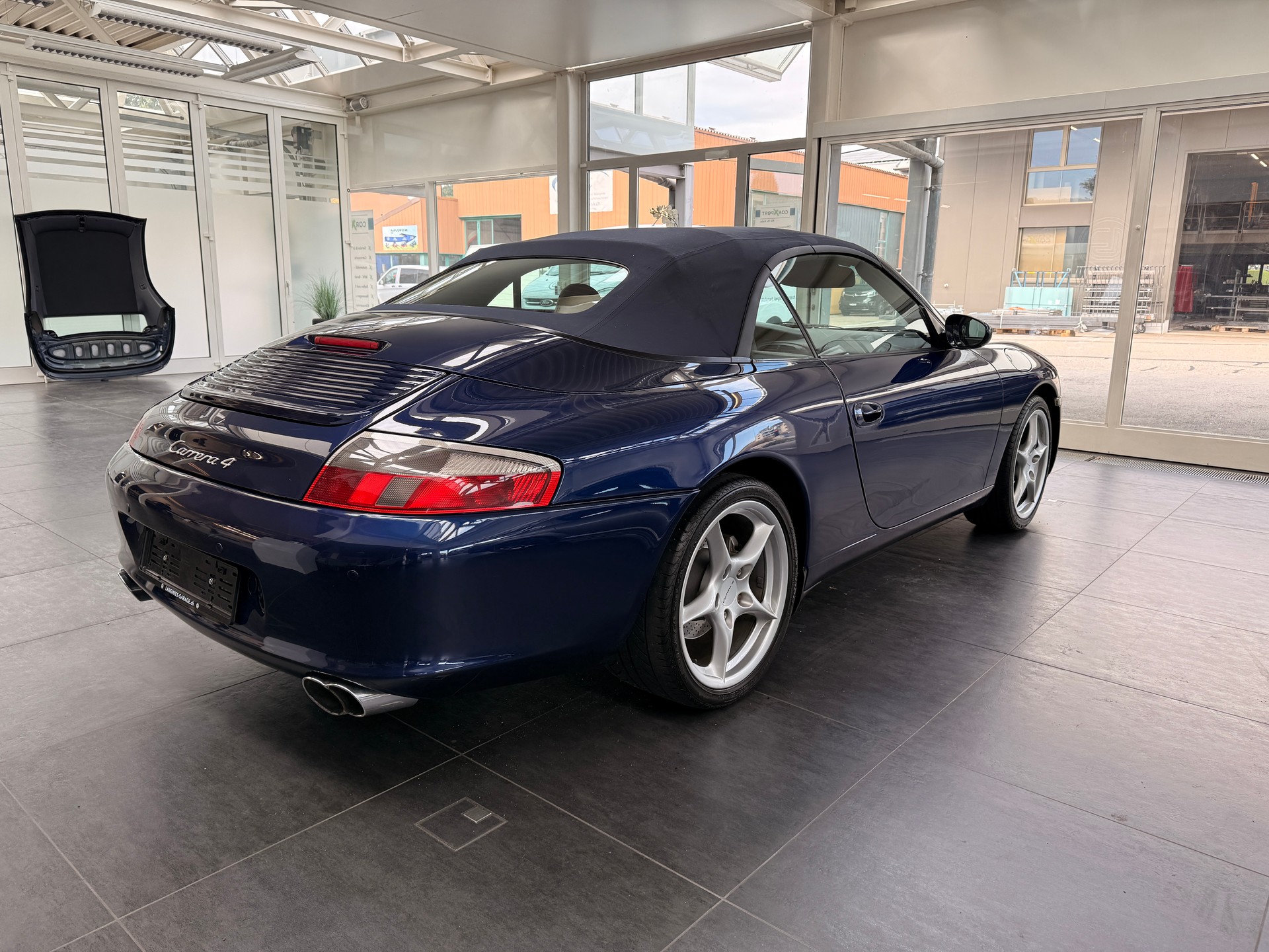 PORSCHE 911 Carrera 4 Cabrio-showroom-element-3