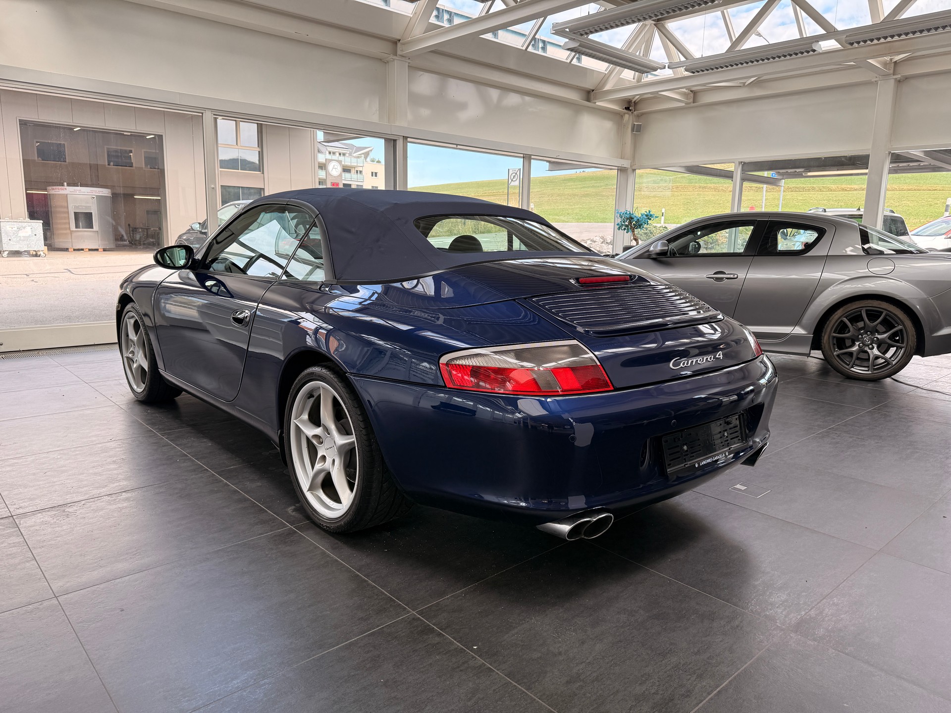 PORSCHE 911 Carrera 4 Cabrio-showroom-element-2