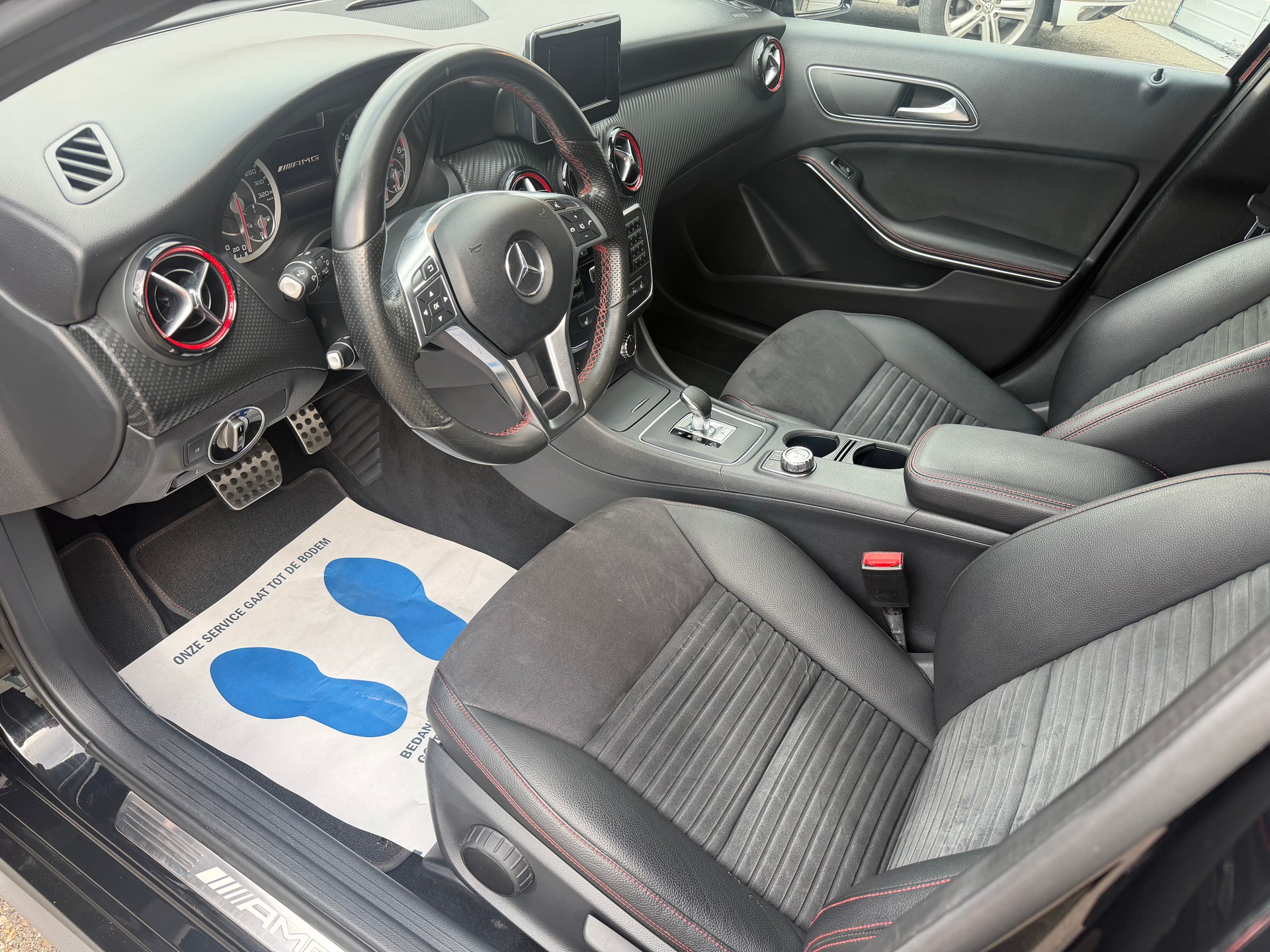 MERCEDES-BENZ A 45 AMG 4Matic Speedshift 7G-DCT-image-4