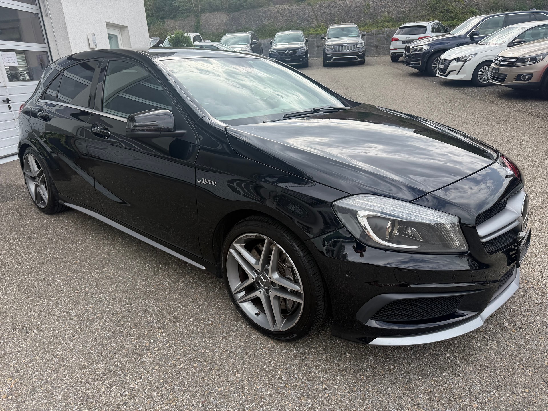 MERCEDES-BENZ A 45 AMG 4Matic Speedshift 7G-DCT-showroom-element-3