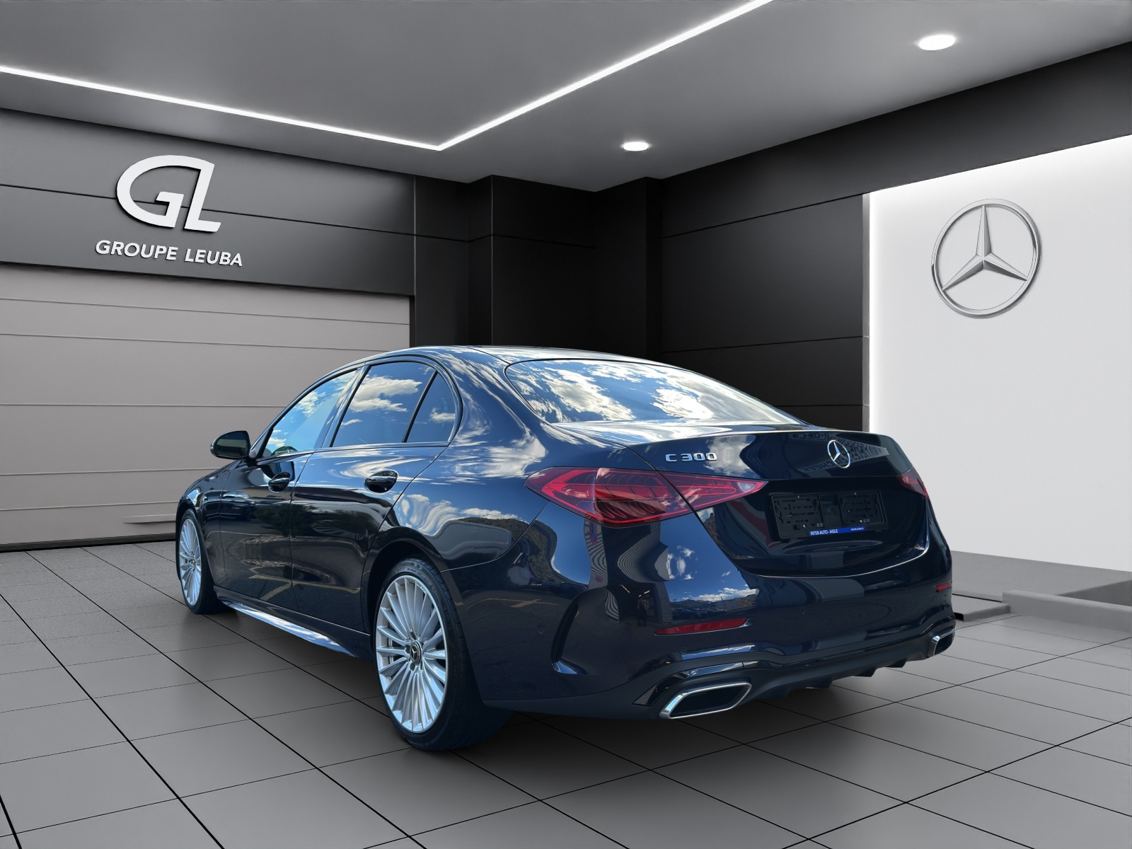 MERCEDES-BENZ C 300 AMG Line-showroom-element-3