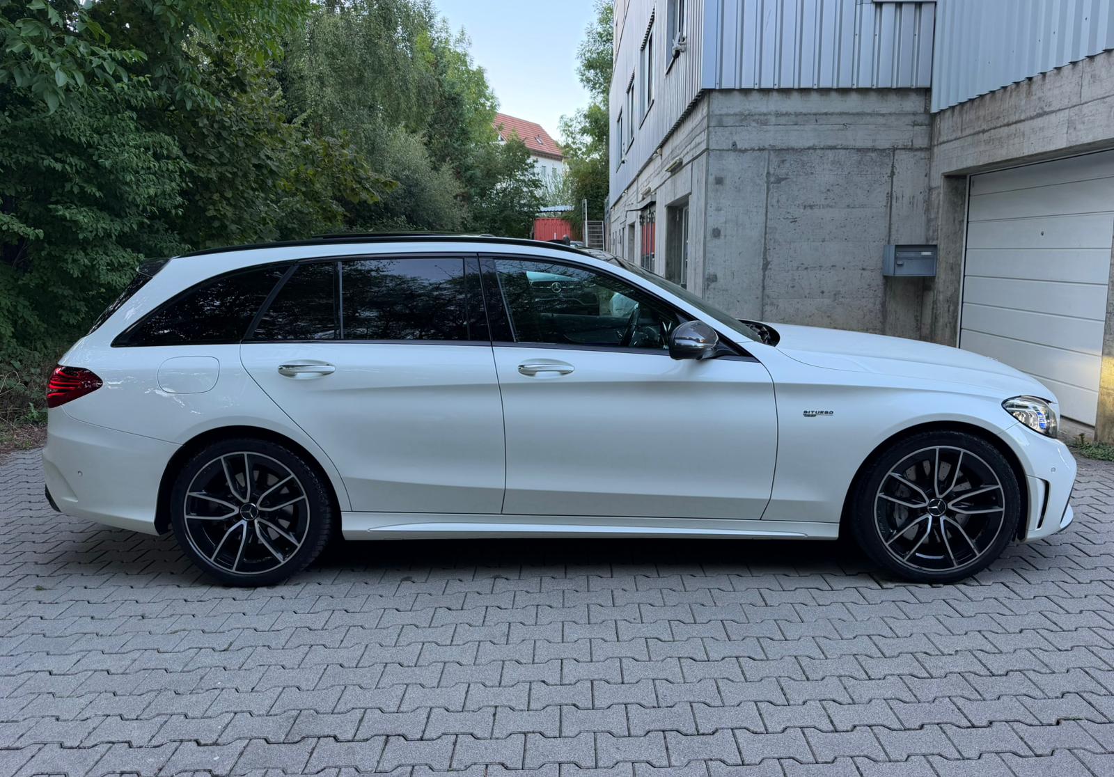 MERCEDES-BENZ C 43 AMG 4Matic 9G-Tronic-image-5
