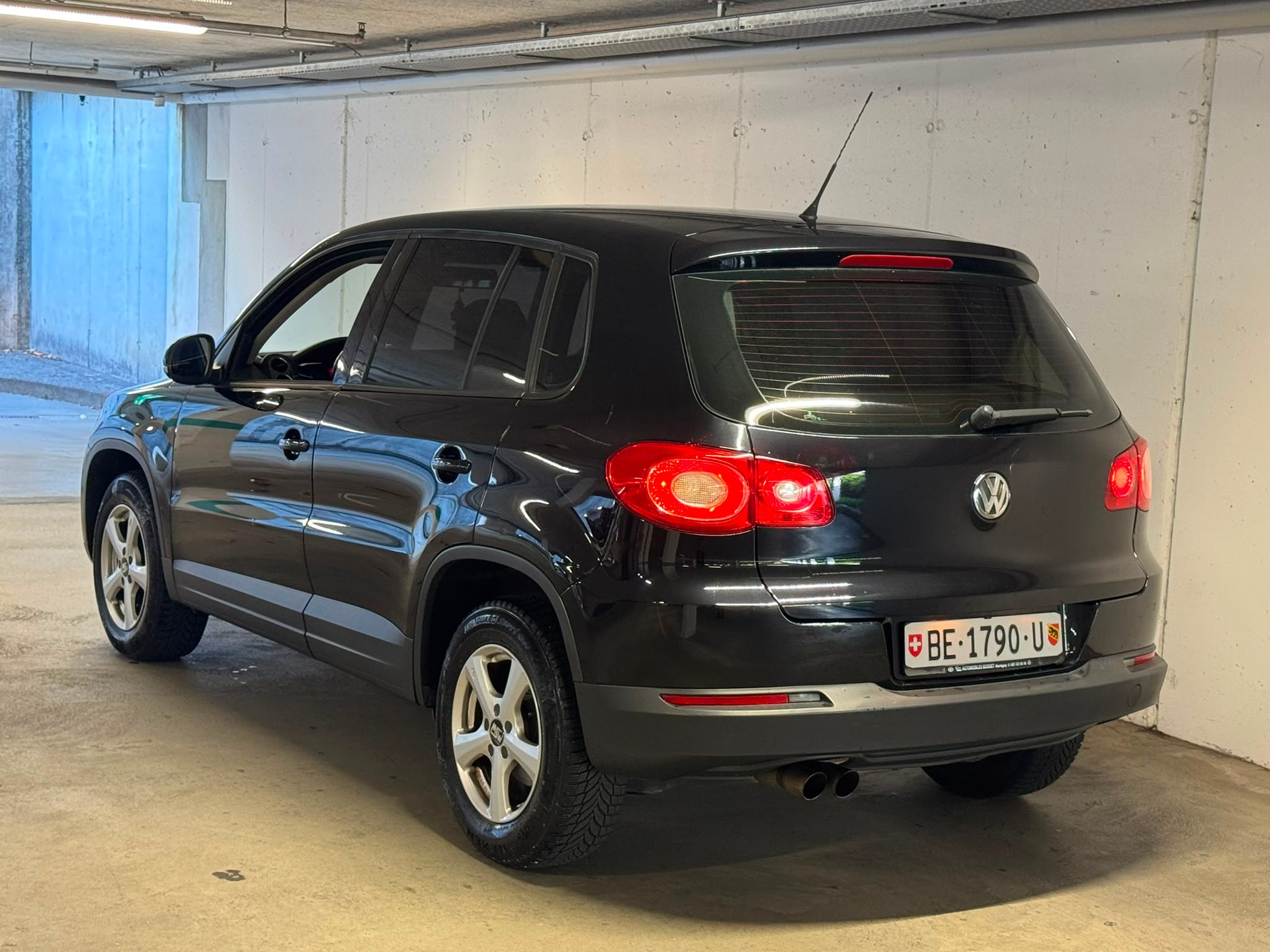 VW Tiguan 2.0 TSI Sport&Style Tiptronic-showroom-element-2