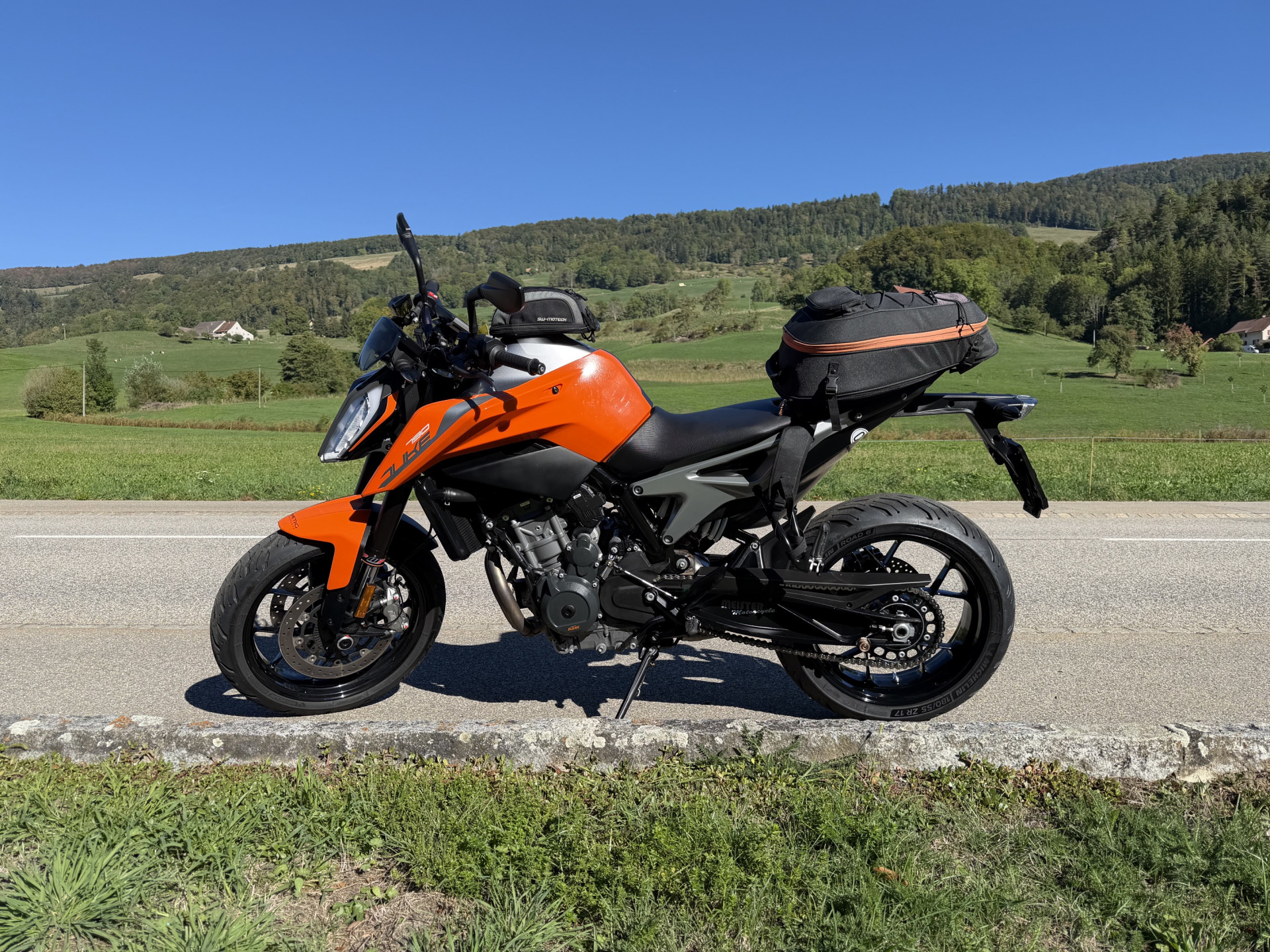 KTM 790 Duke-image-1