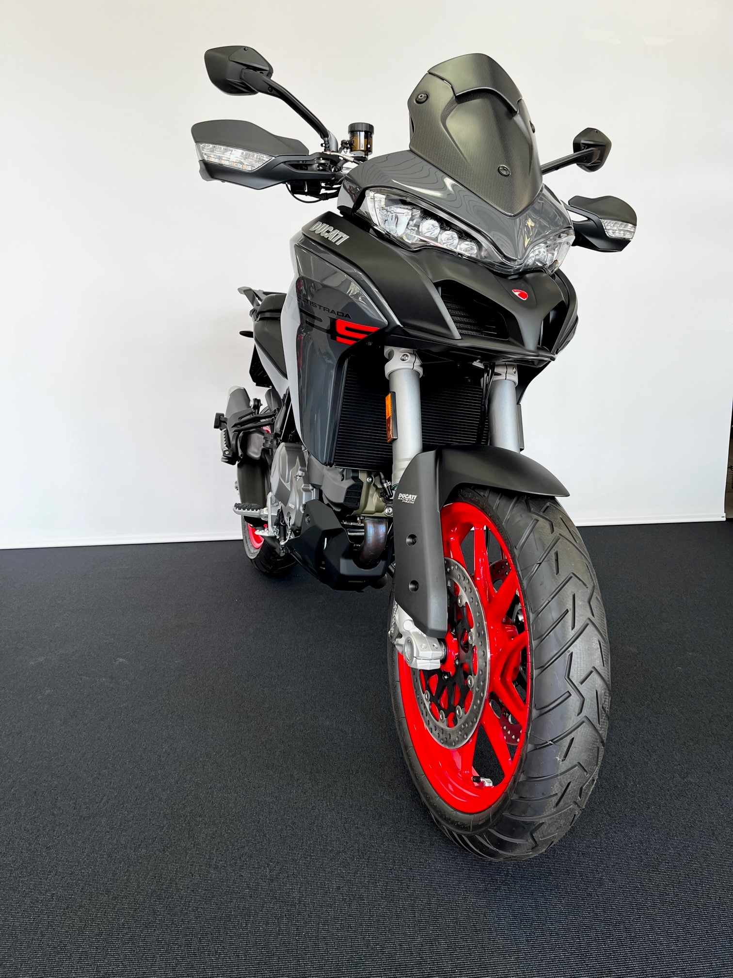 DUCATI Multistrada V2 S Touring-image-3
