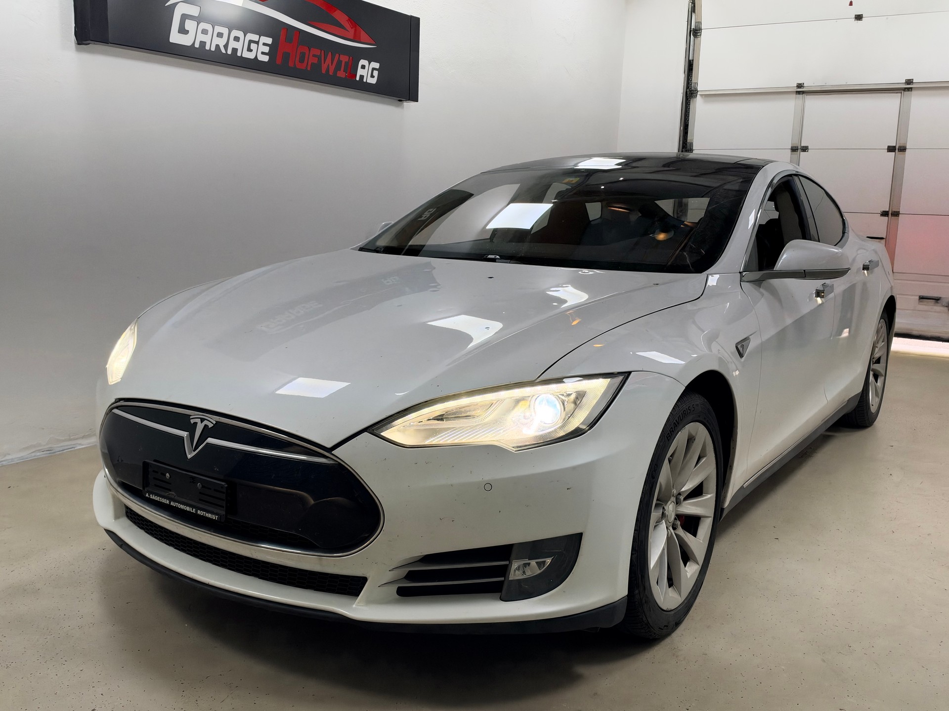TESLA Model S 85 Performance FREE SUPERCHARGER-showroom-element-1