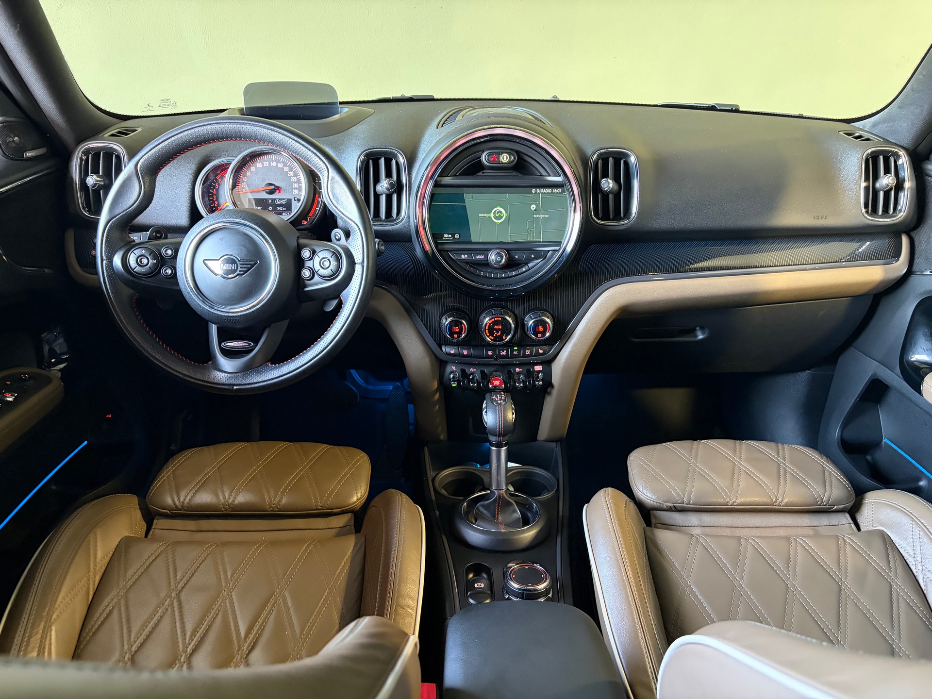 MINI Countryman Cooper S ALL4 Steptronic *CH-Fahrzeug*Panoramadach*Ab MFK*-image-7