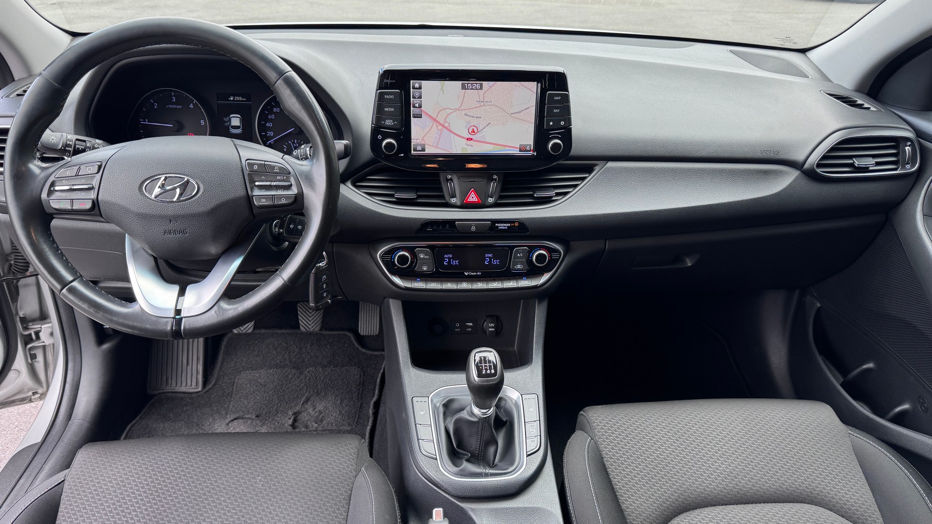 HYUNDAI i30 1.6 CRDi GO Plus-image-5