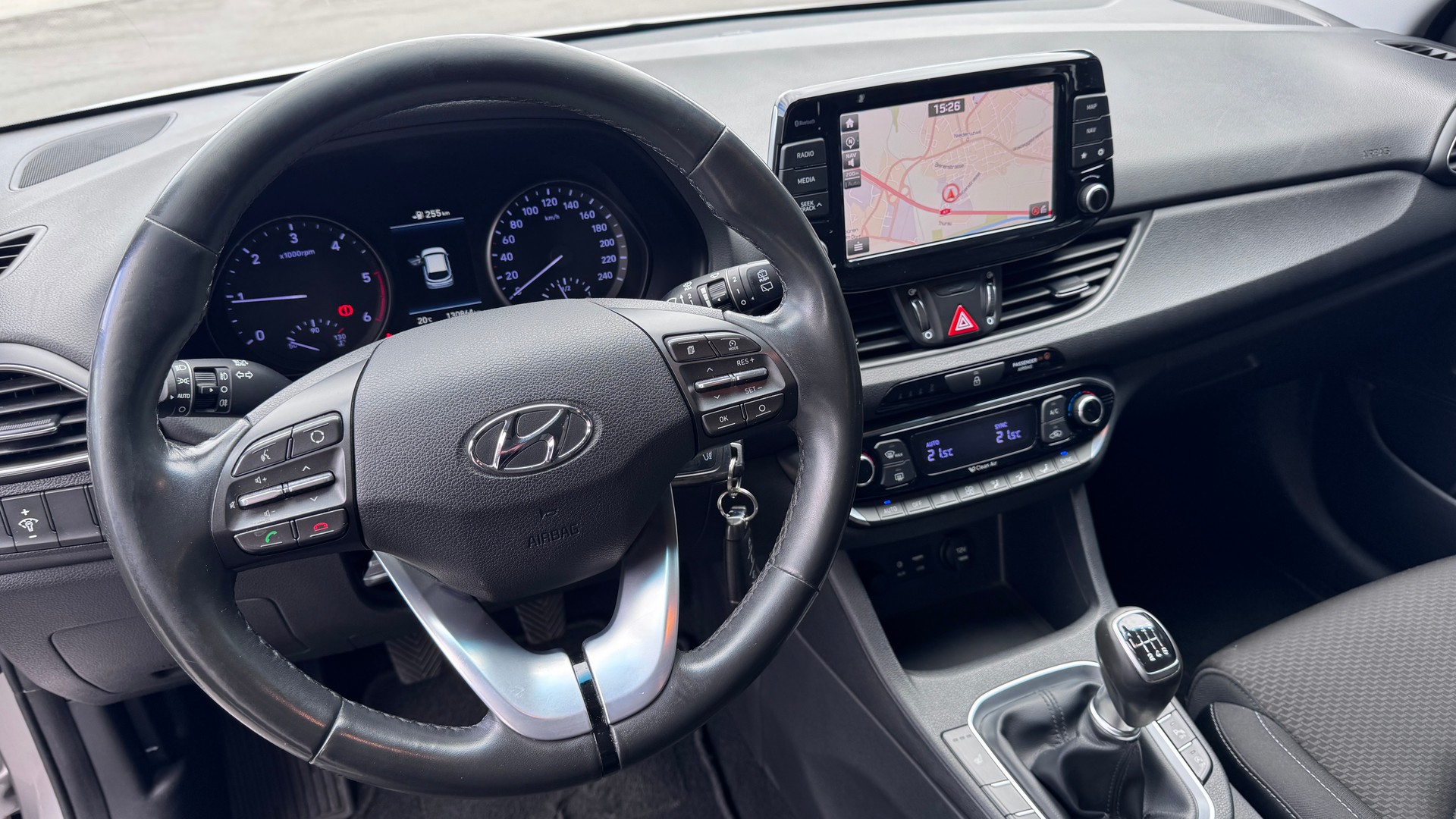 HYUNDAI i30 1.6 CRDi GO Plus-image-4