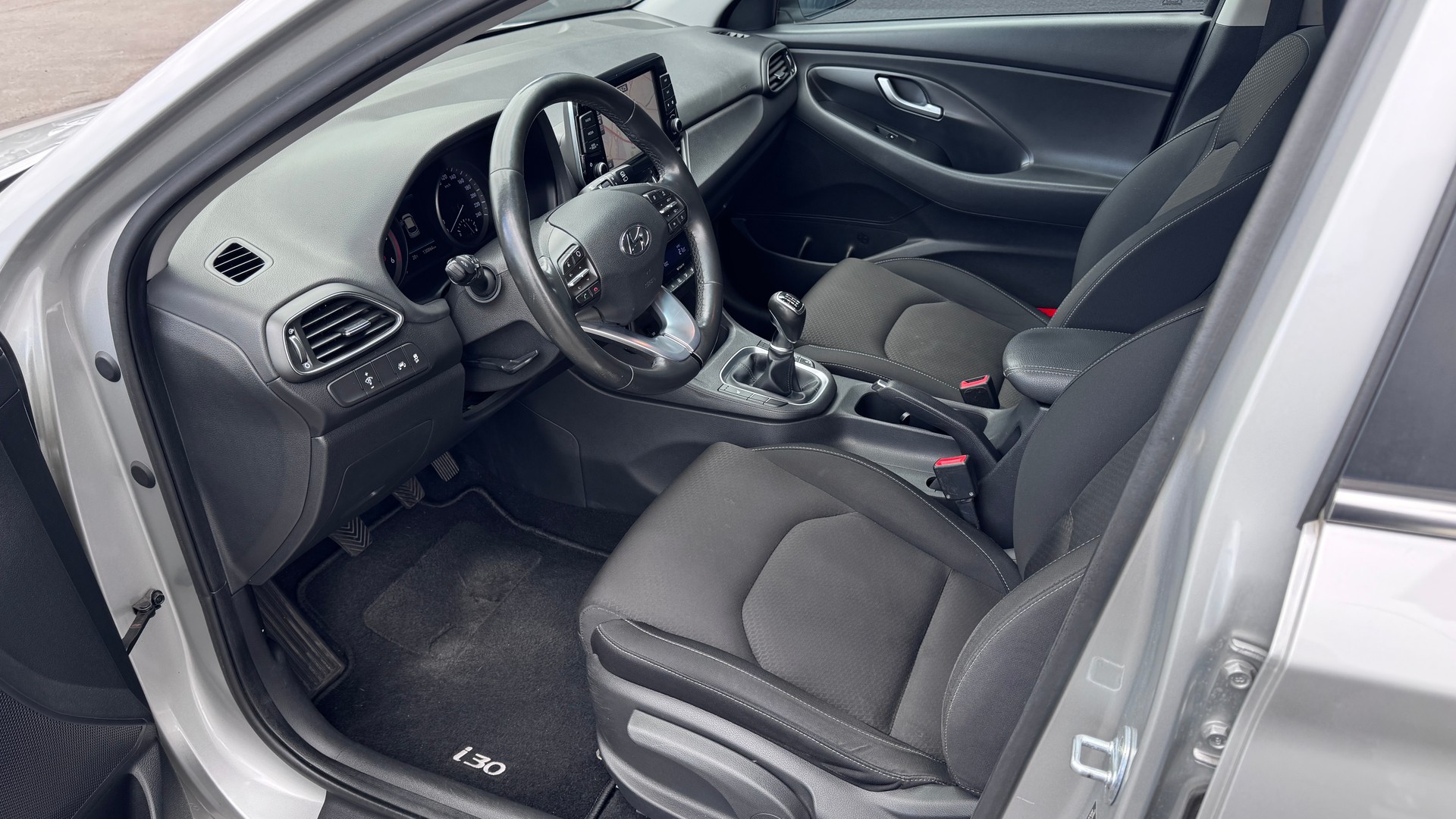 HYUNDAI i30 1.6 CRDi GO Plus-image-6