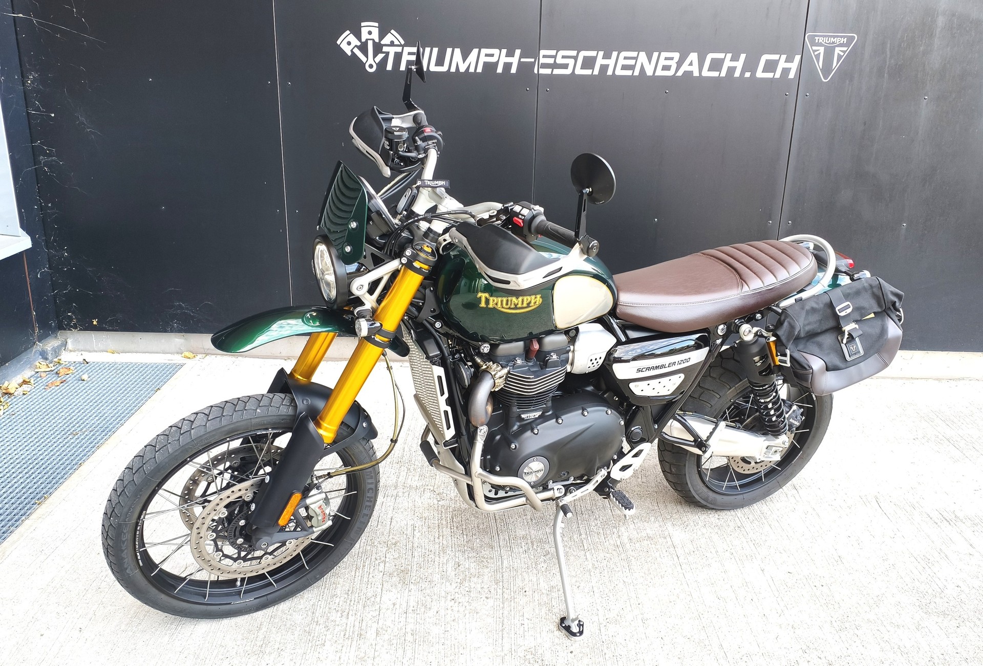 TRIUMPH Scrambler 1200 Steve McQuenn Edition-image-2