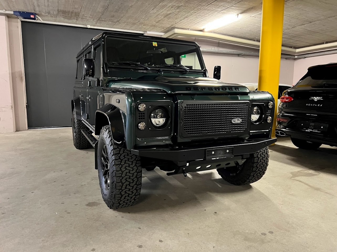 LAND ROVER Defender 110 SW 2.4Tdc-image-1
