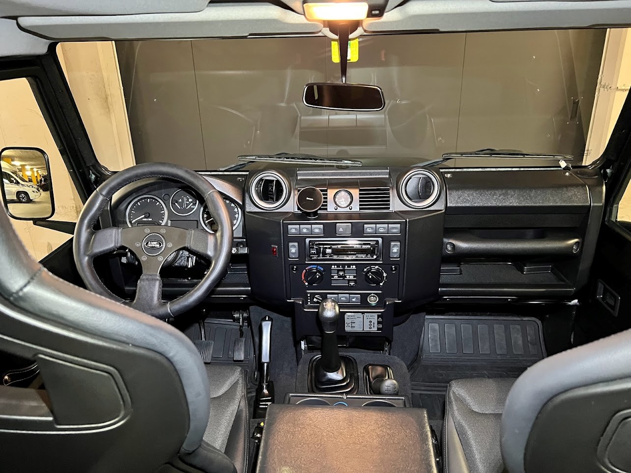 LAND ROVER Defender 110 SW 2.4Tdc-image-10