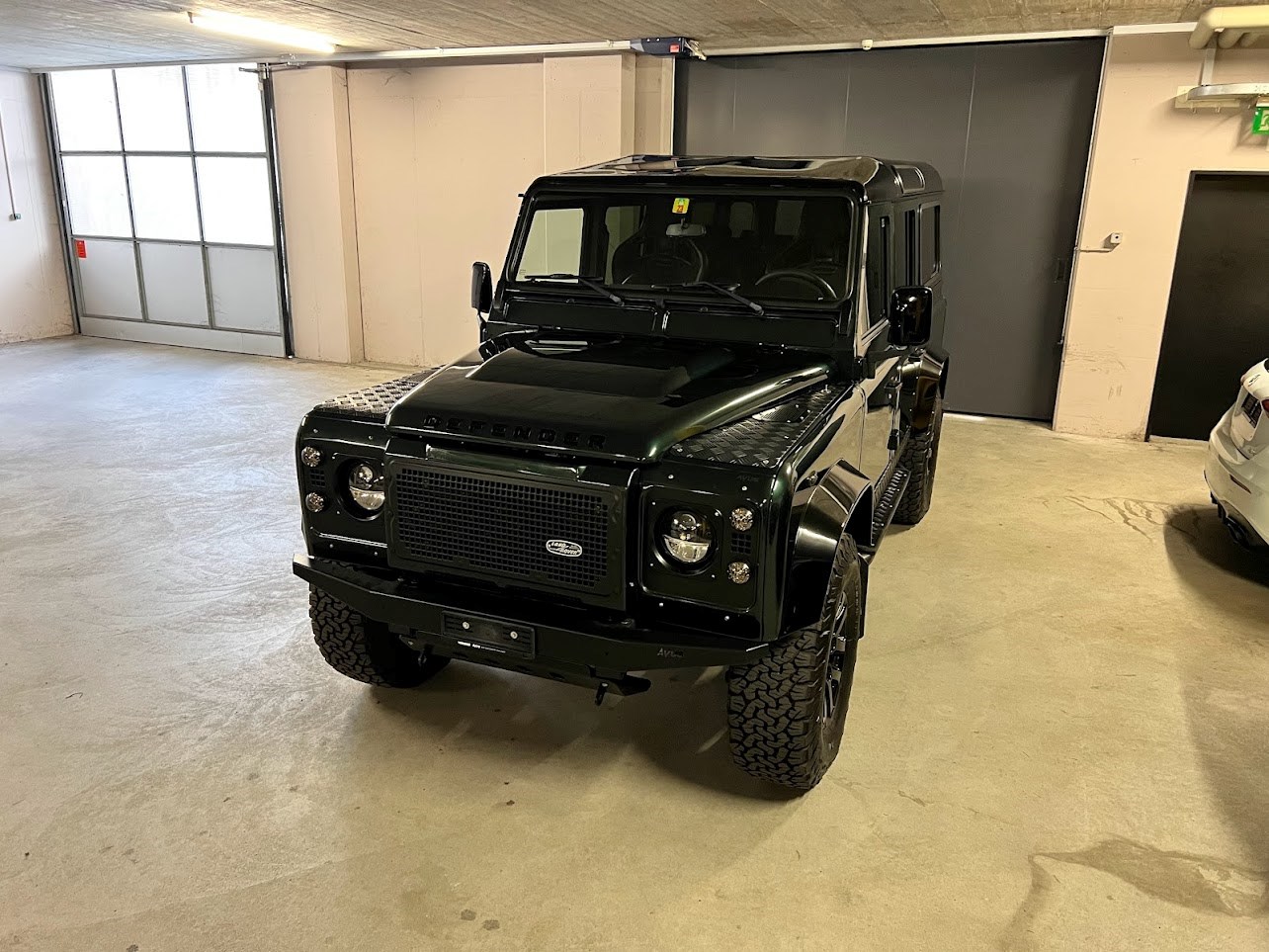 LAND ROVER Defender 110 SW 2.4Tdc-image-5