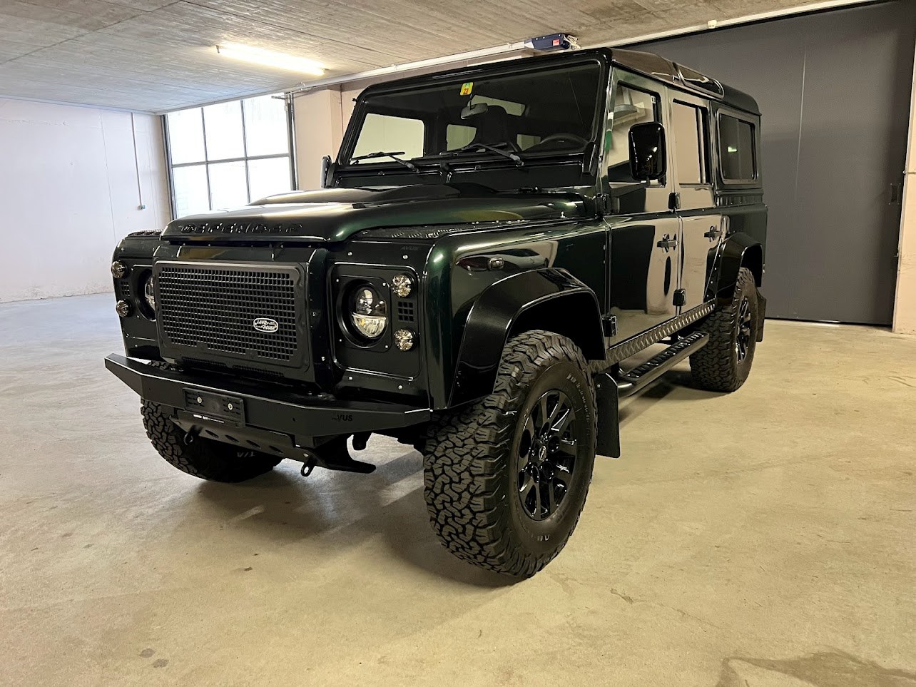LAND ROVER Defender 110 SW 2.4Tdc-image-6