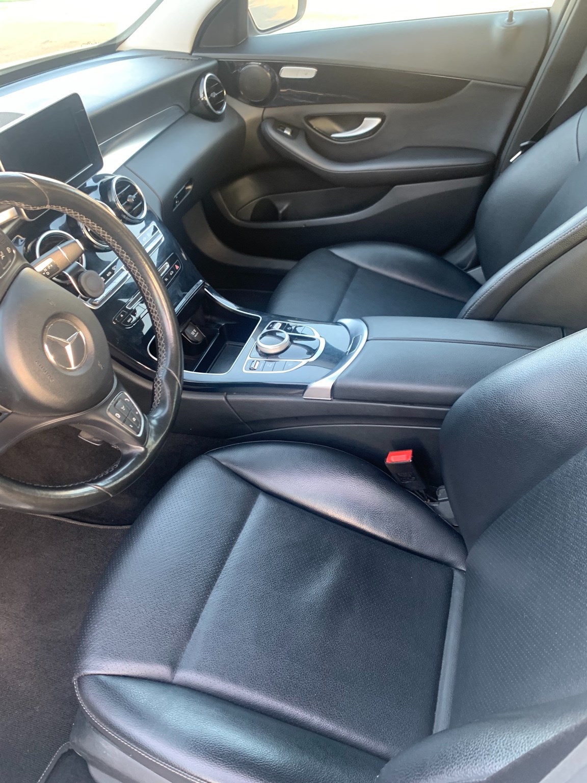 MERCEDES-BENZ C 200 Exclusive 4Matic 7G-Tronic-showroom-element-1