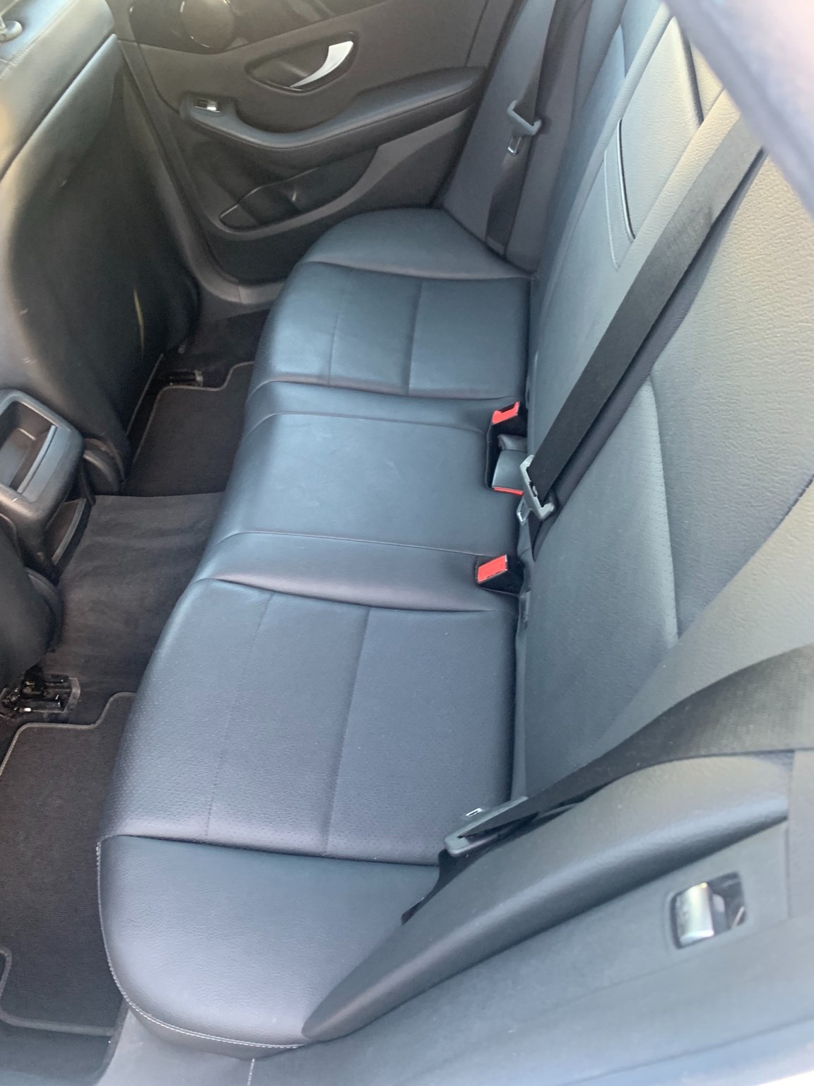MERCEDES-BENZ C 200 Exclusive 4Matic 7G-Tronic-showroom-element-2