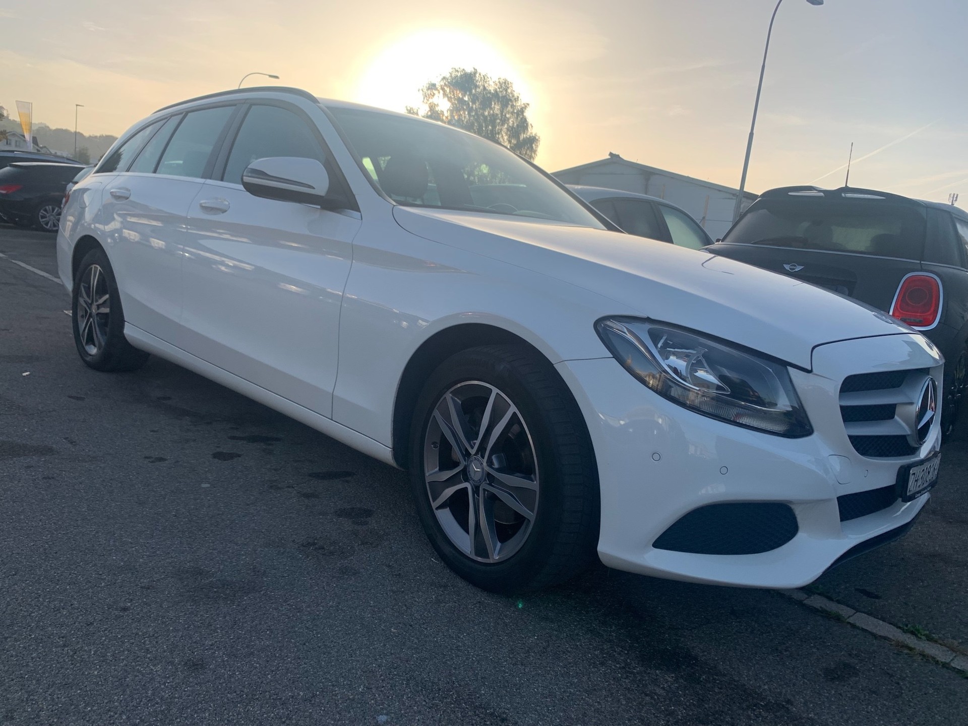 MERCEDES-BENZ C 200 Exclusive 4Matic 7G-Tronic-showroom-element-3