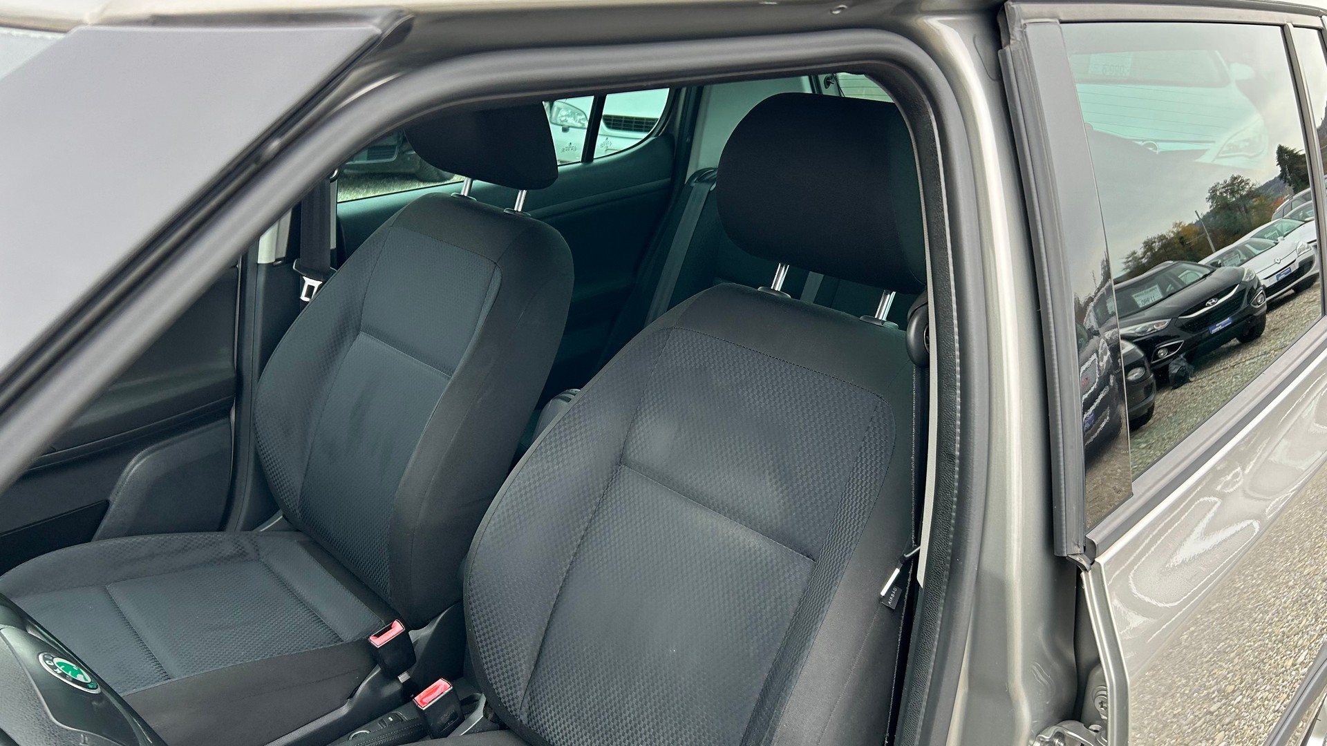 SKODA Fabia 1.2 TSI Elegance-image-9