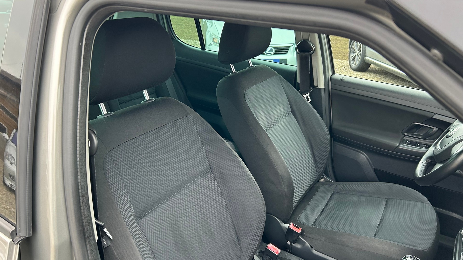 SKODA Fabia 1.2 TSI Elegance-image-11