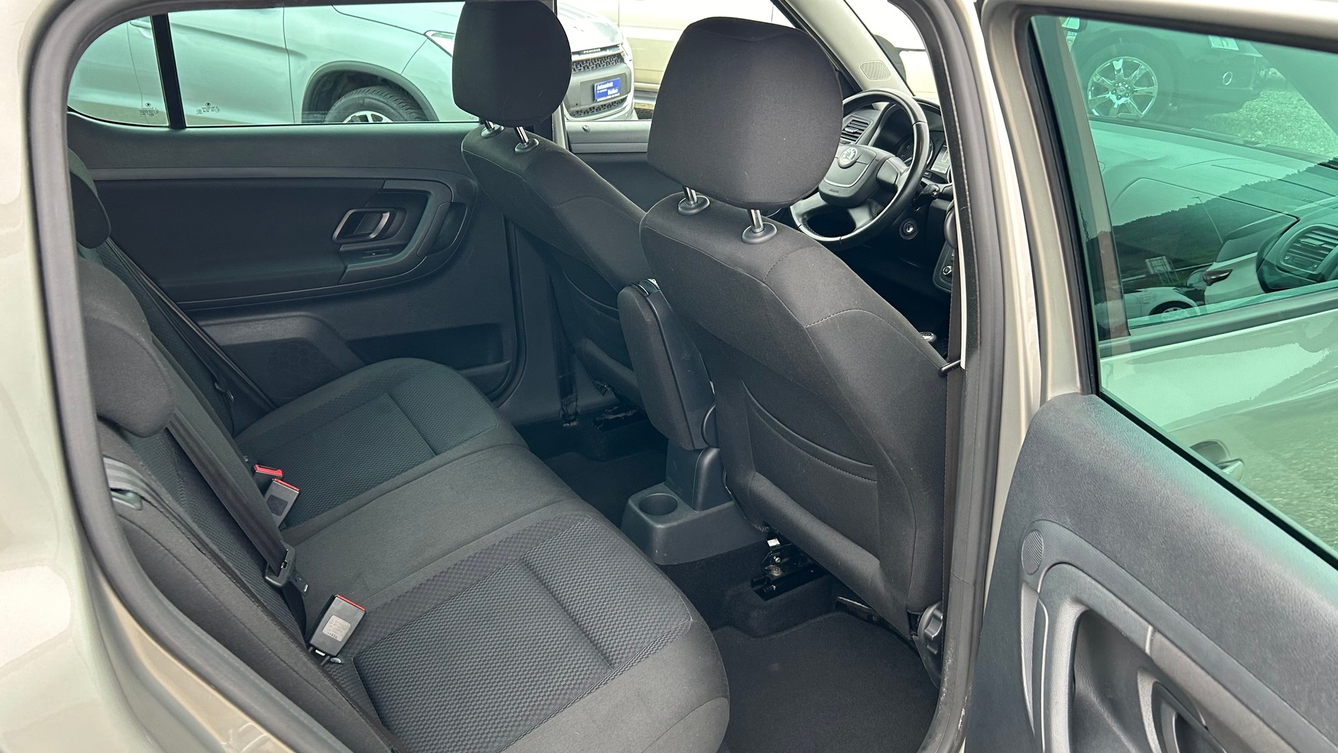 SKODA Fabia 1.2 TSI Elegance-image-23