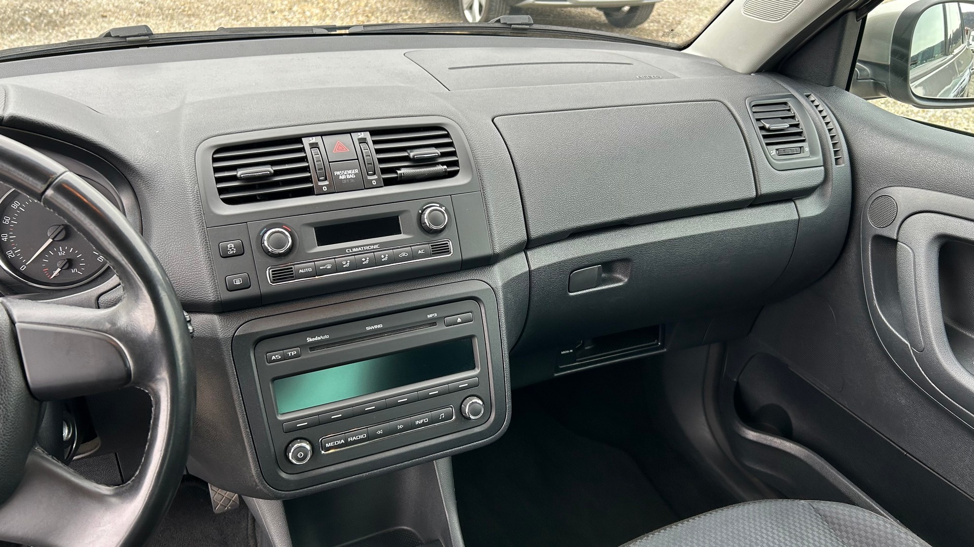 SKODA Fabia 1.2 TSI Elegance-image-5