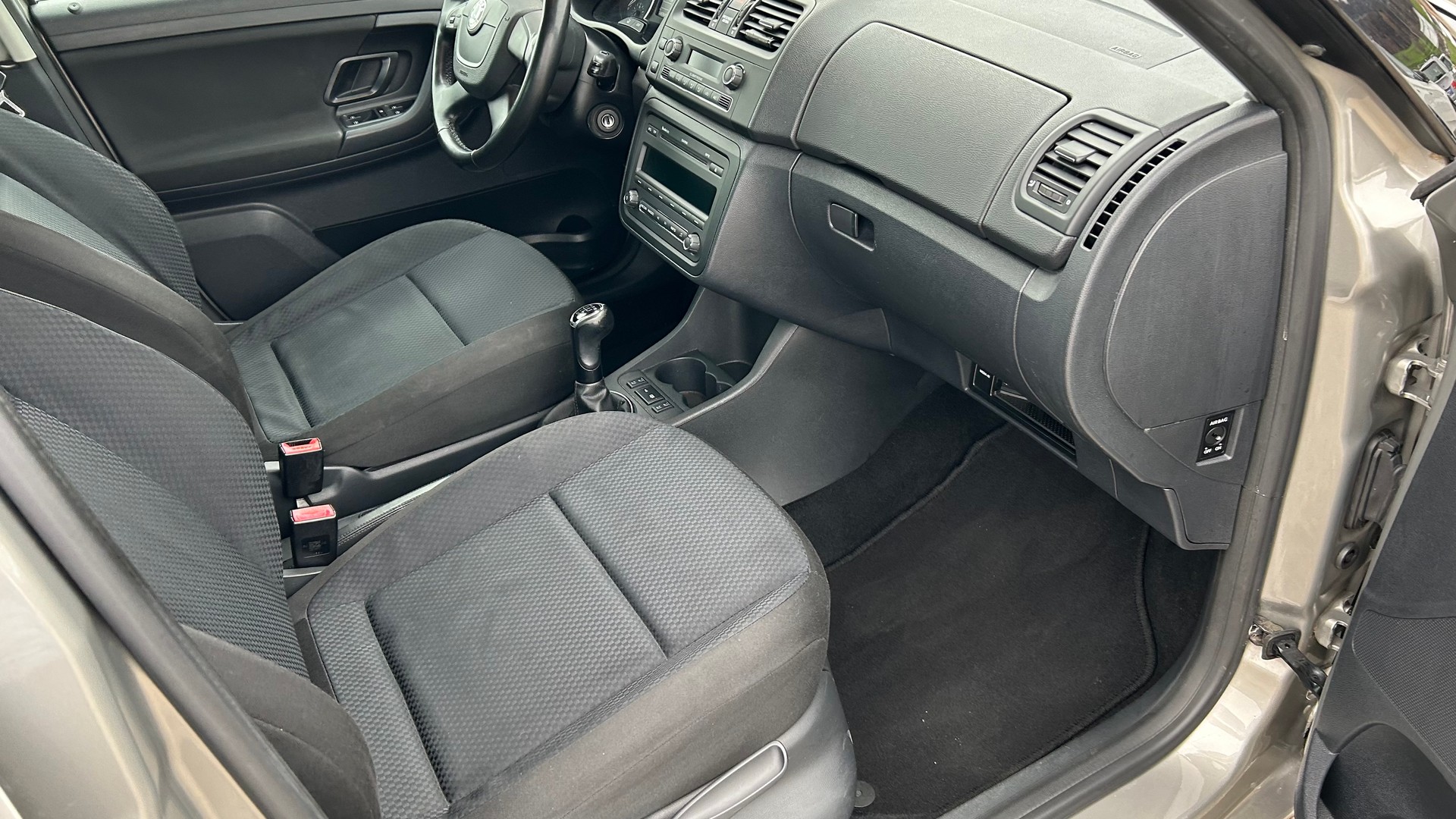 SKODA Fabia 1.2 TSI Elegance-image-12