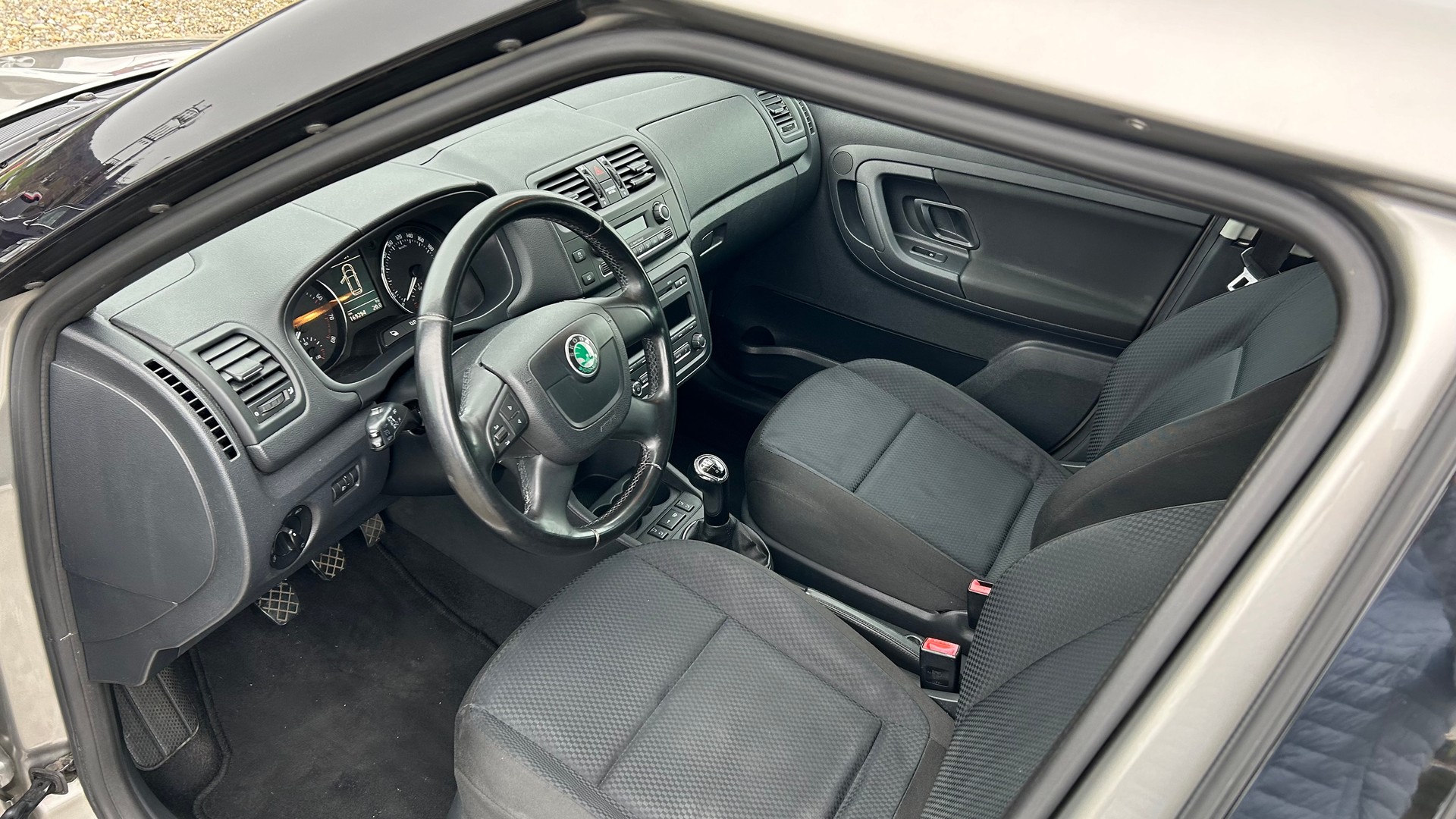SKODA Fabia 1.2 TSI Elegance-showroom-element-1