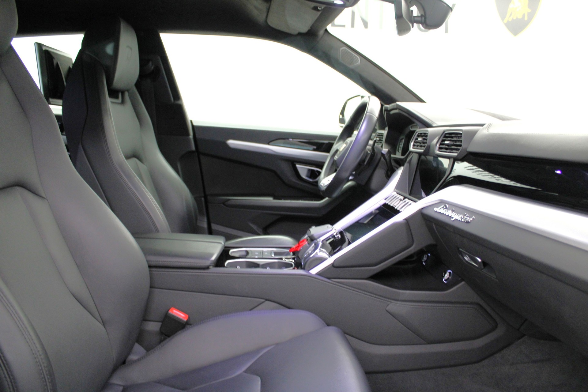 LAMBORGHINI Urus E-Gear-image-7