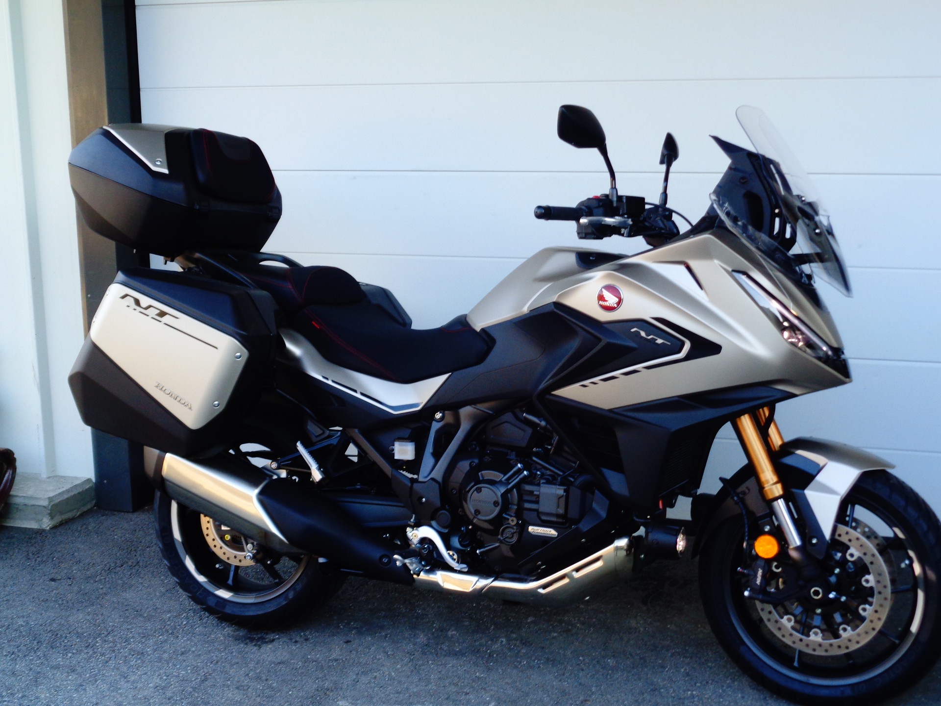 HONDA NT 1100 DCT DE Elektronic Suspension-image-0