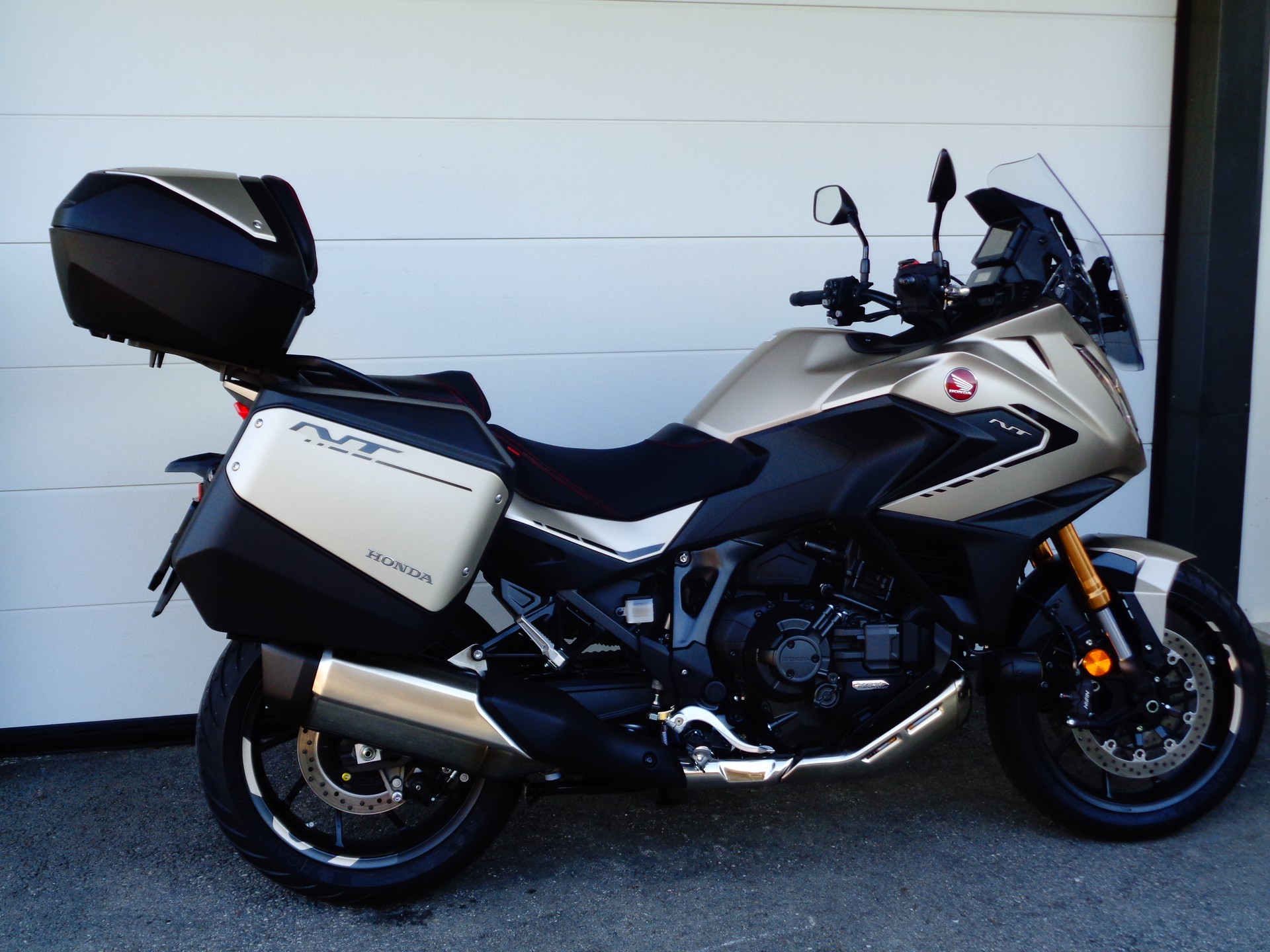 HONDA NT 1100 DCT DE Elektronic Suspension-image-2