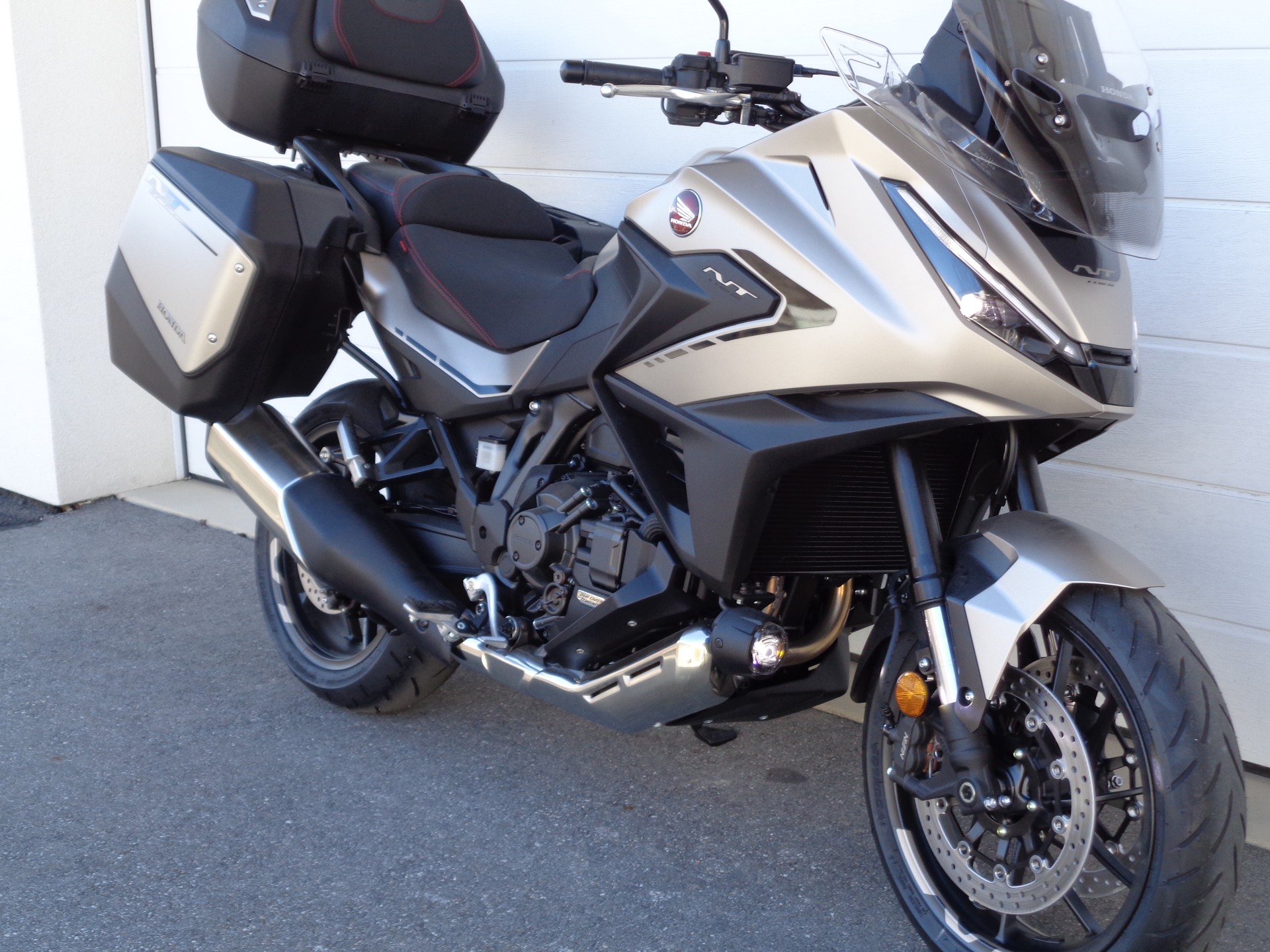 HONDA NT 1100 DCT DE Elektronic Suspension-image-1