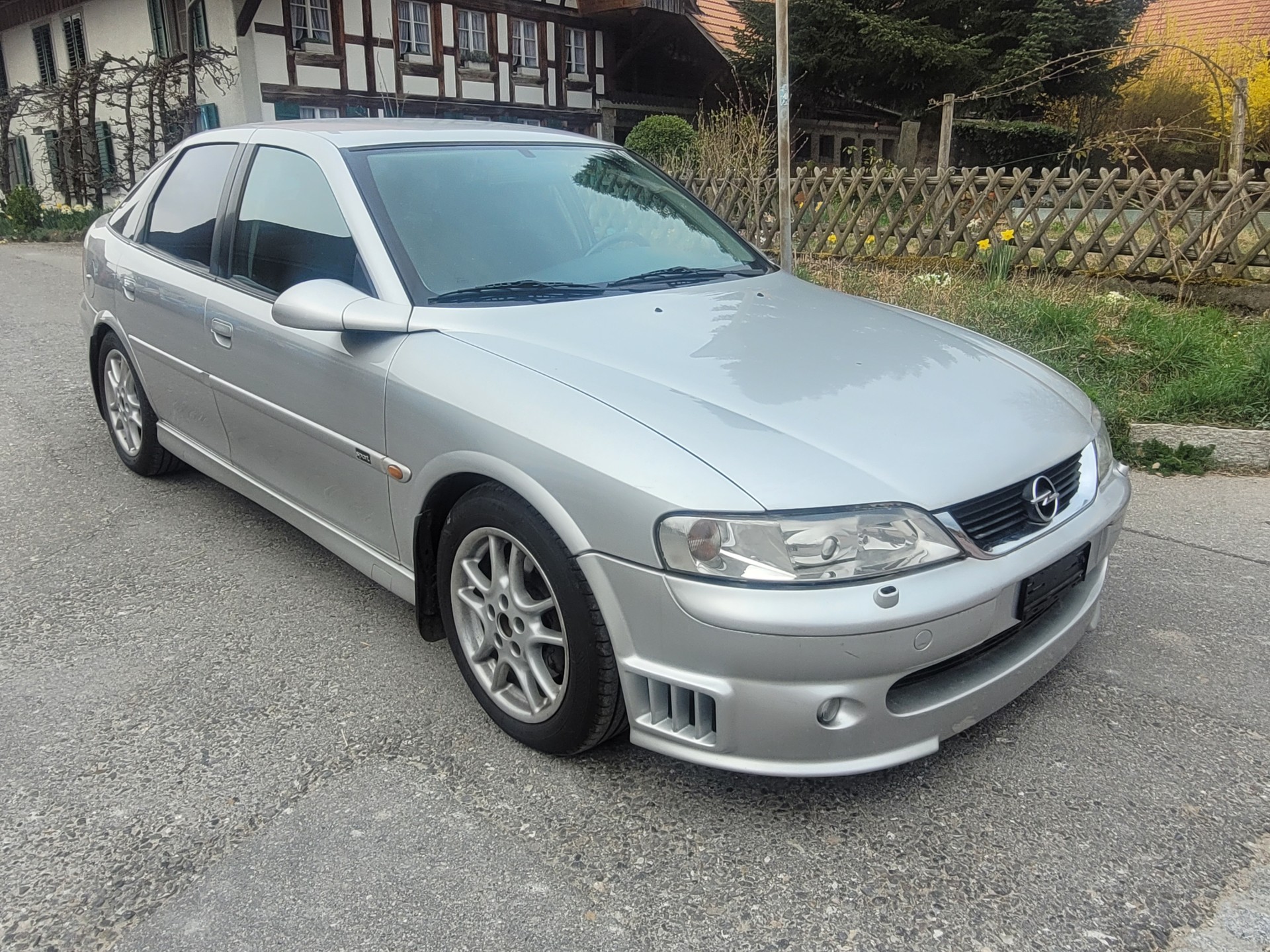 OPEL Vectra 2.5i V6 Sport-image-2