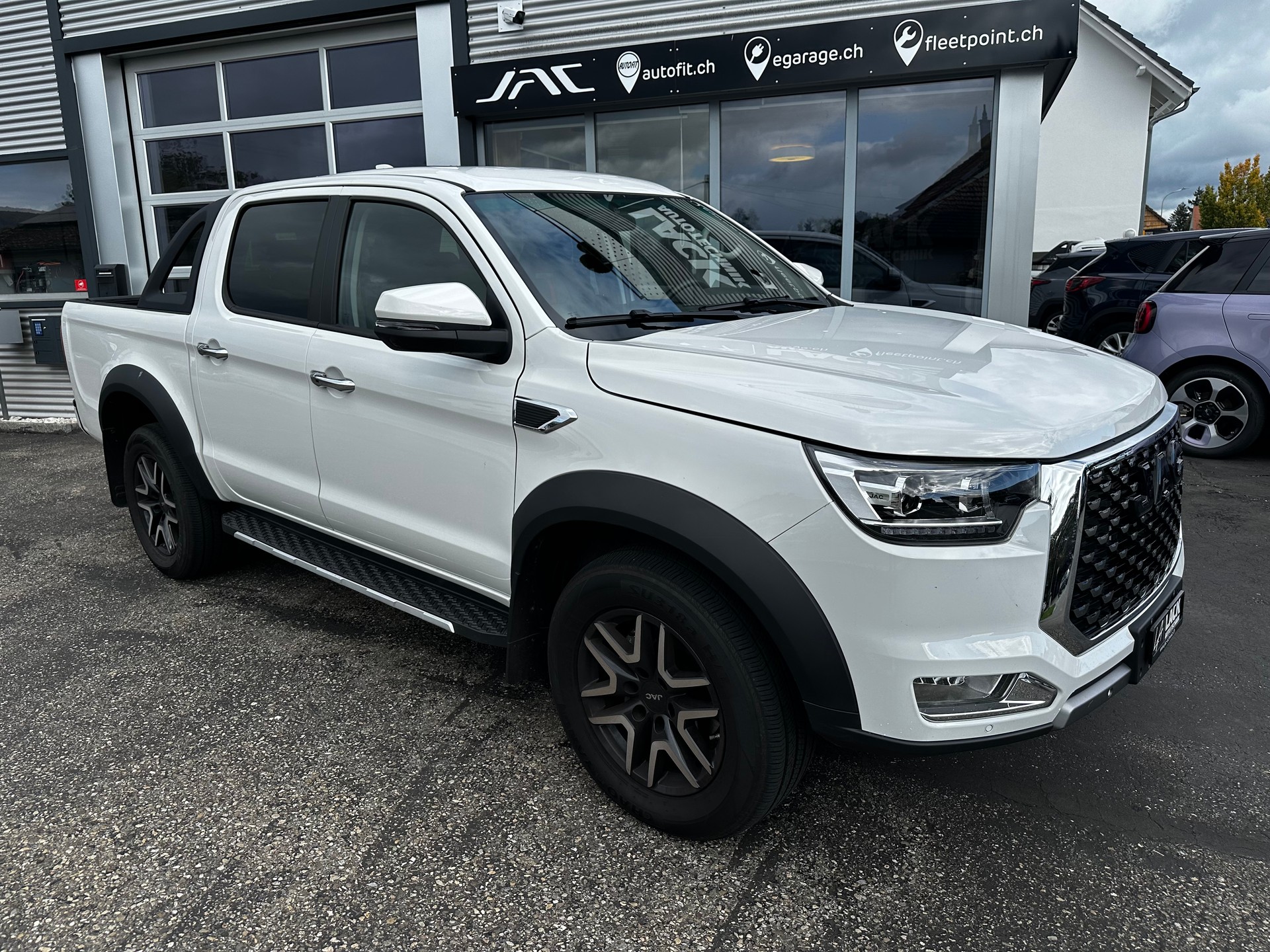 JAC Diesel 2.0Di AWD AT-showroom-element-2