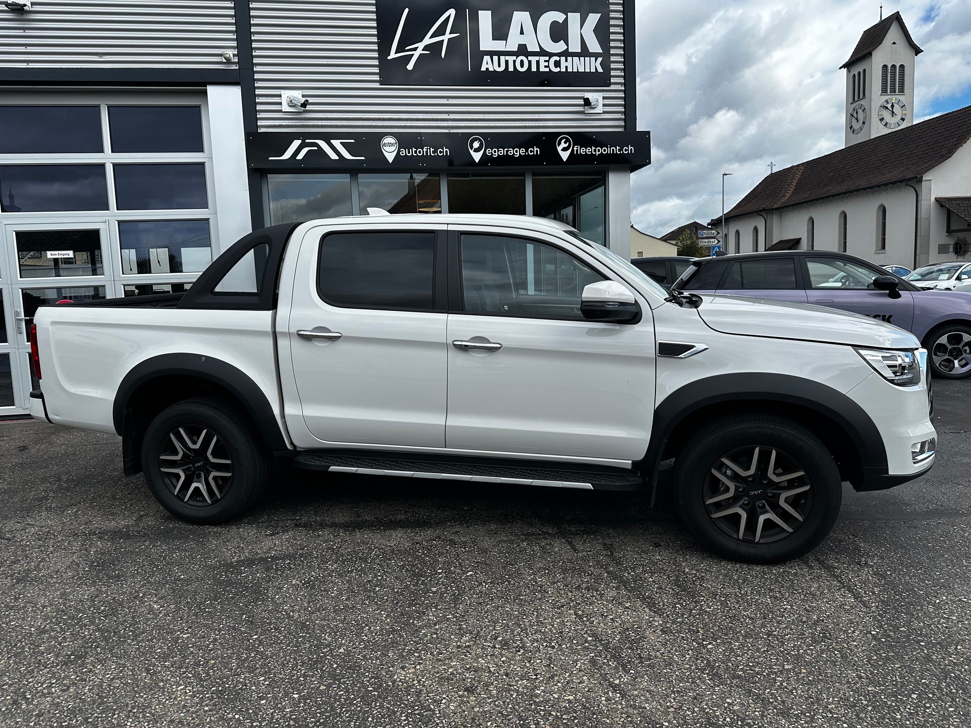 JAC Diesel 2.0Di AWD AT-showroom-element-3