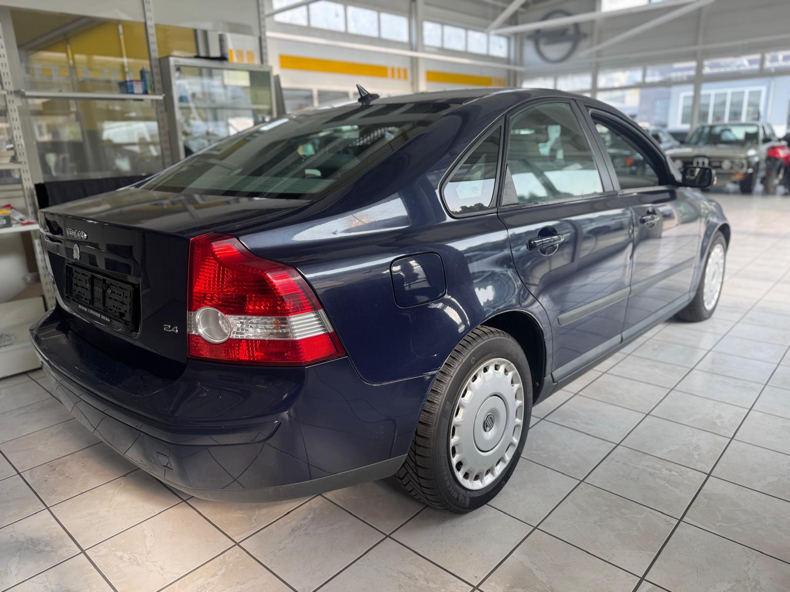 VOLVO S40 2.4 Summum-image-3