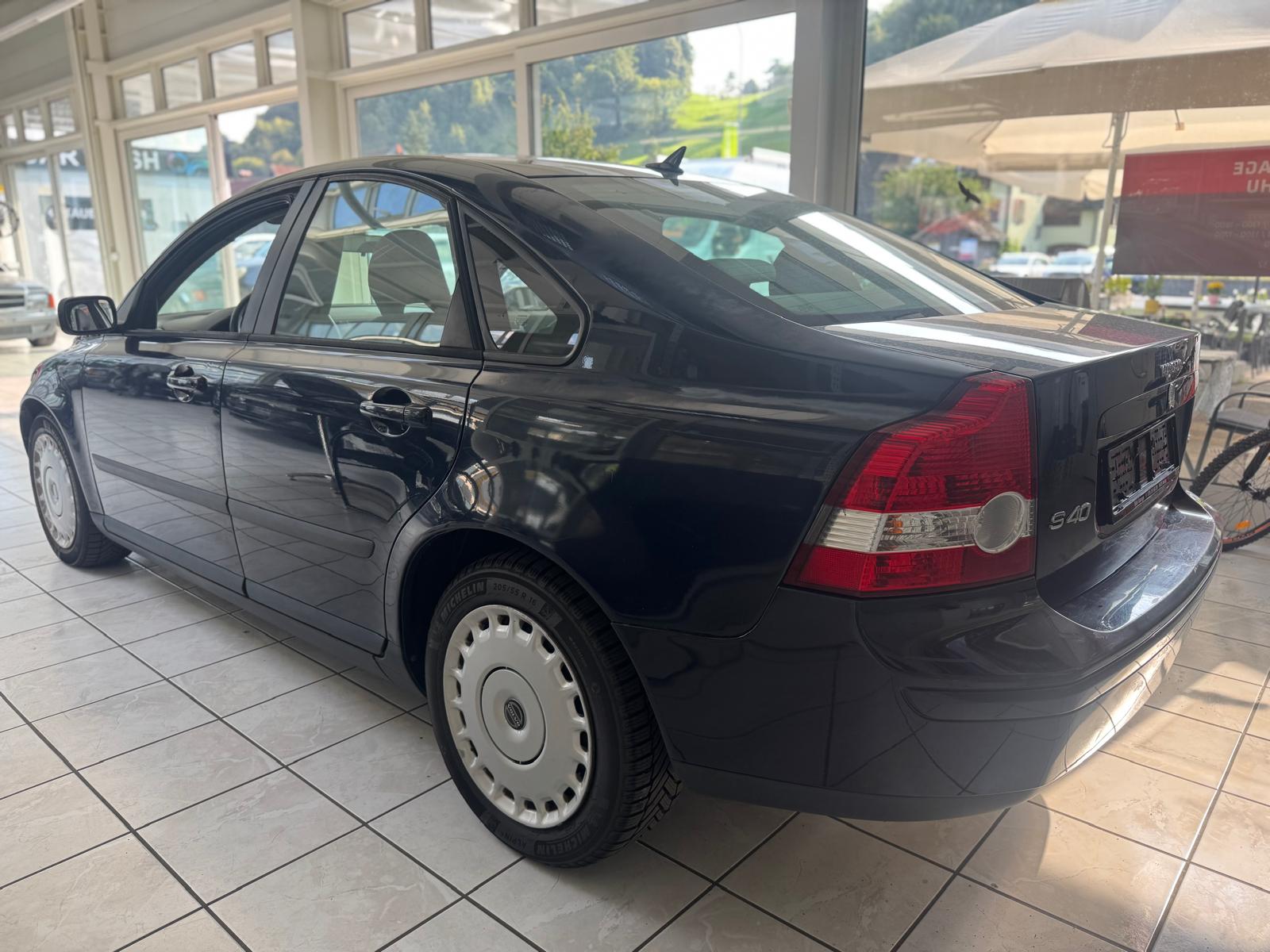 VOLVO S40 2.4 Summum-image-4