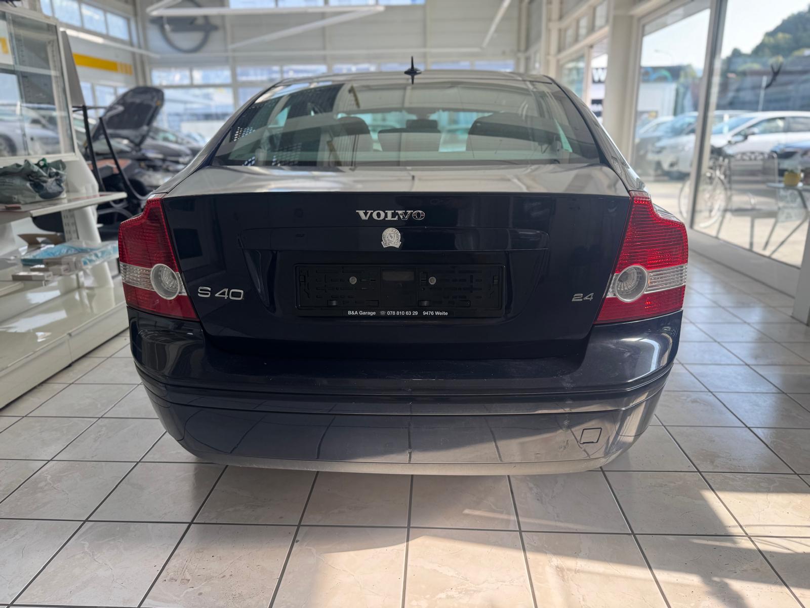 VOLVO S40 2.4 Summum-image-5