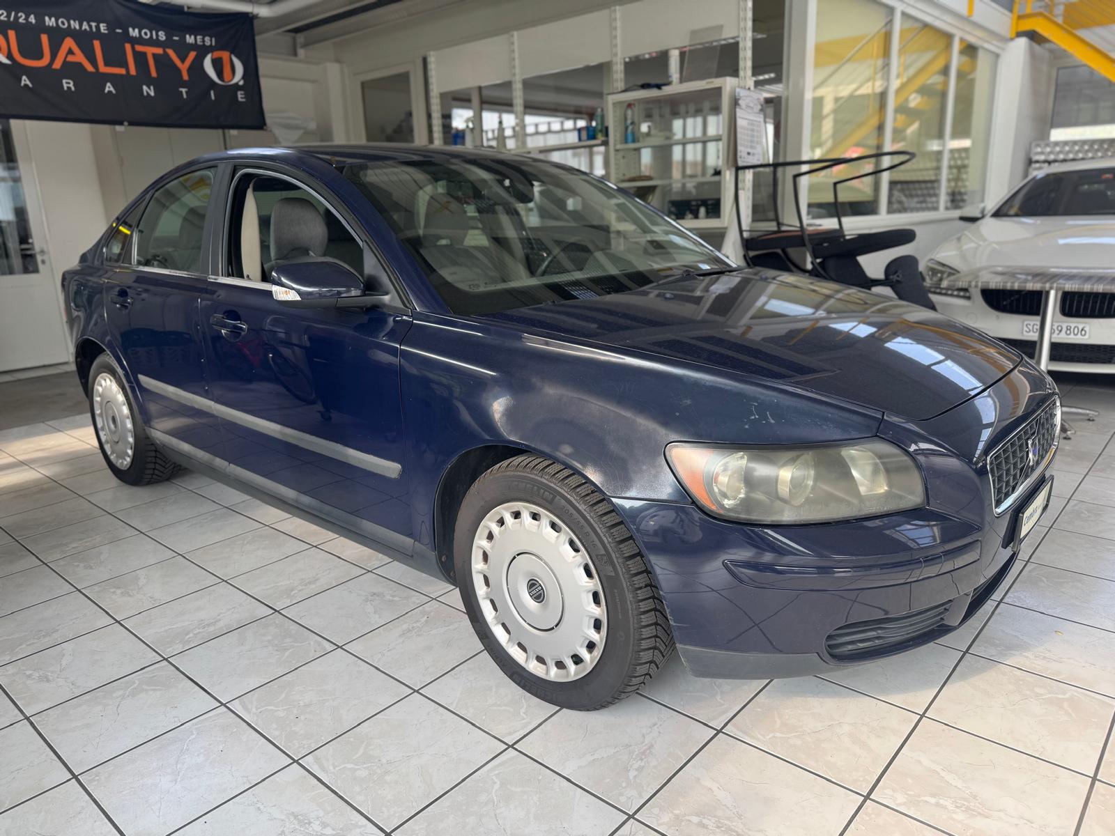 VOLVO S40 2.4 Summum-image-2