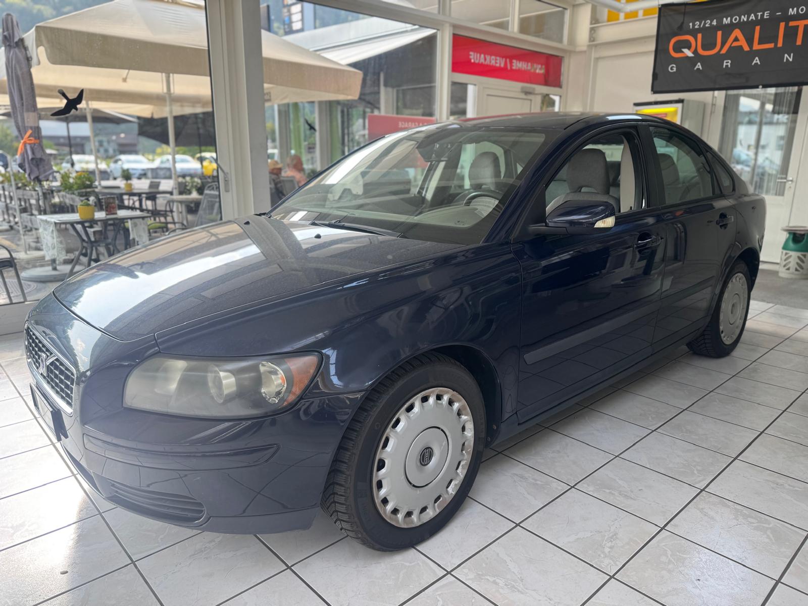 VOLVO S40 2.4 Summum-image-1
