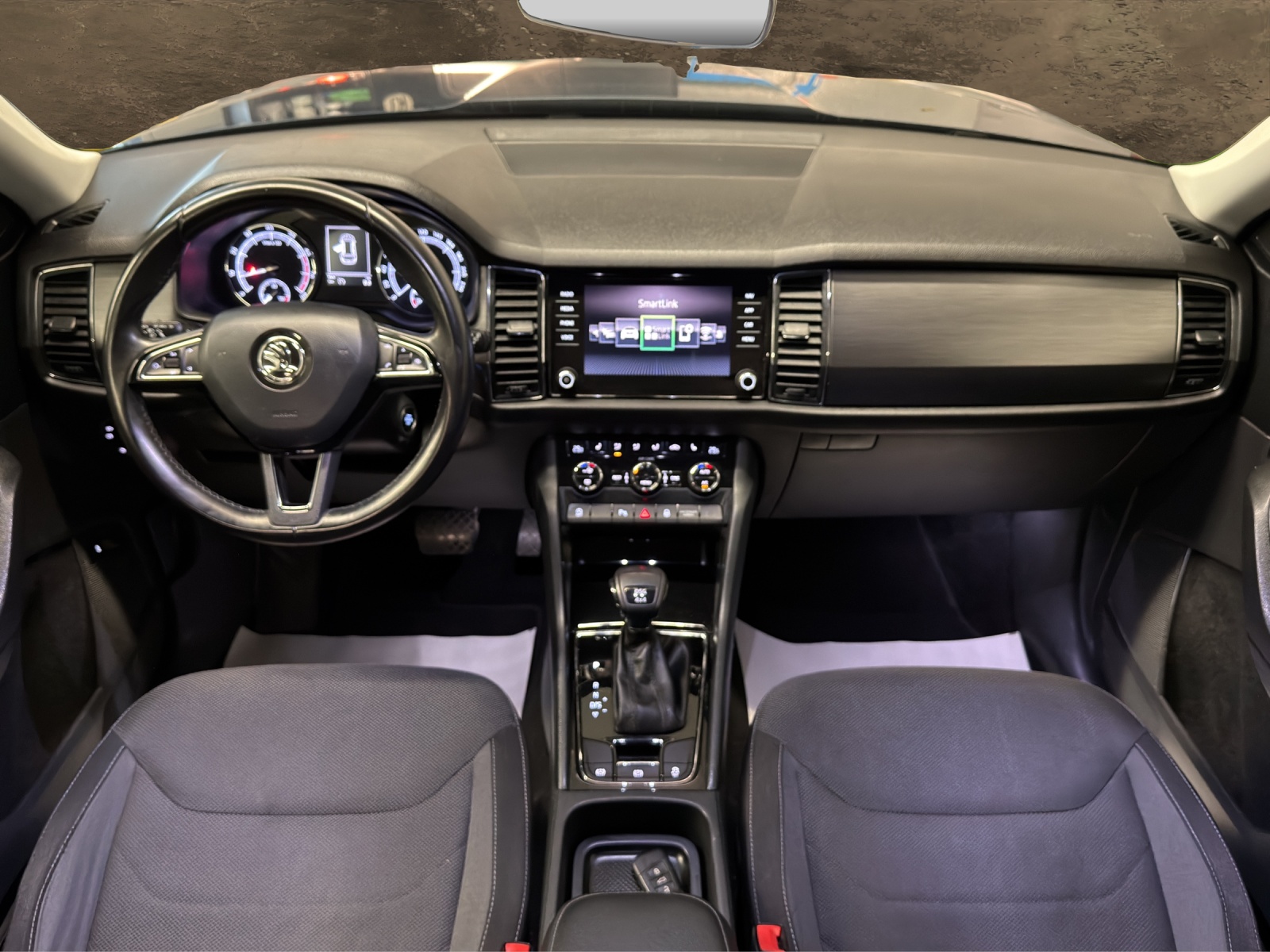SKODA Kodiaq 2.0 TSI Ambition DSG 4x4-showroom-element-2