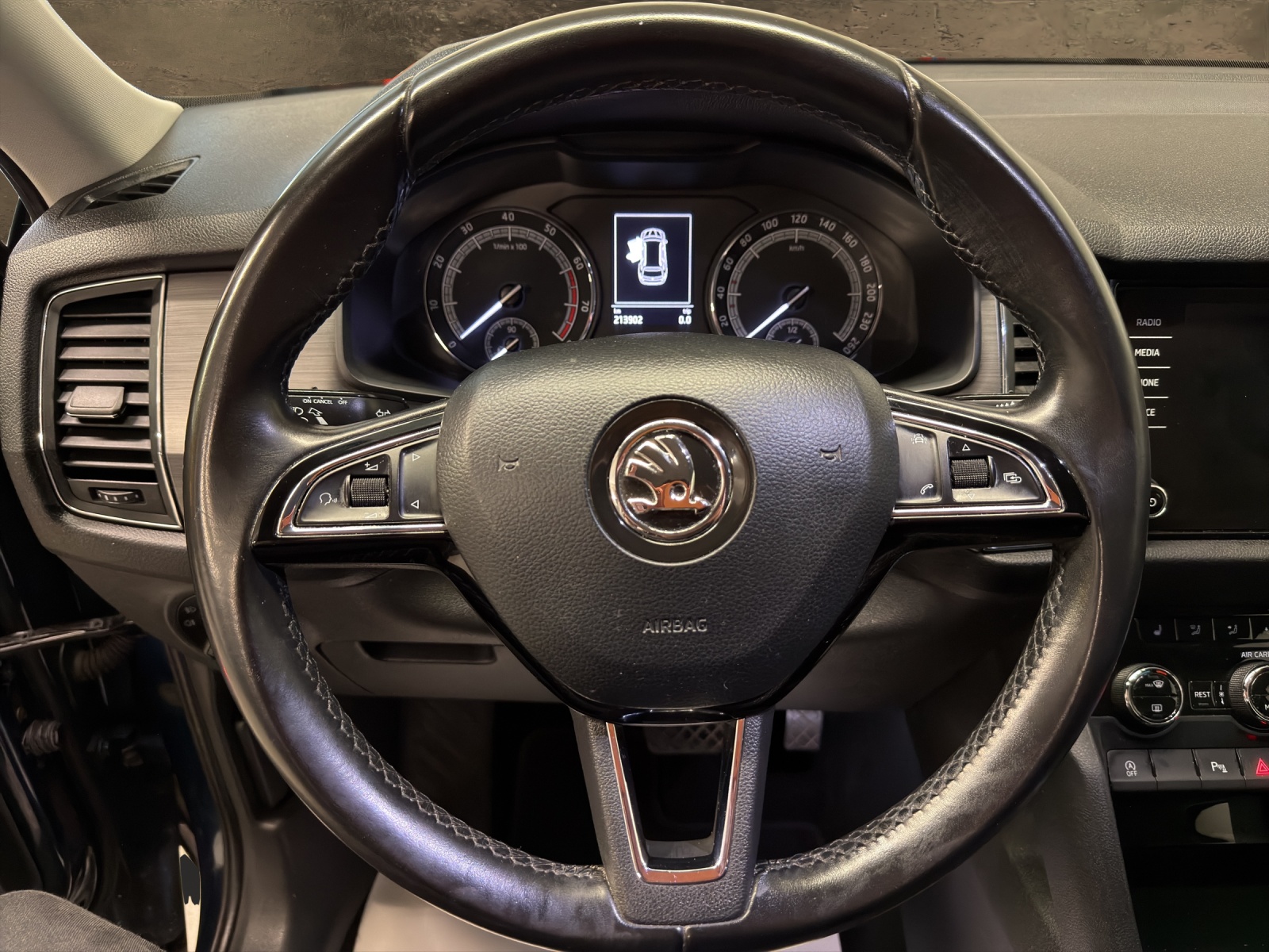 SKODA Kodiaq 2.0 TSI Ambition DSG 4x4-showroom-element-3