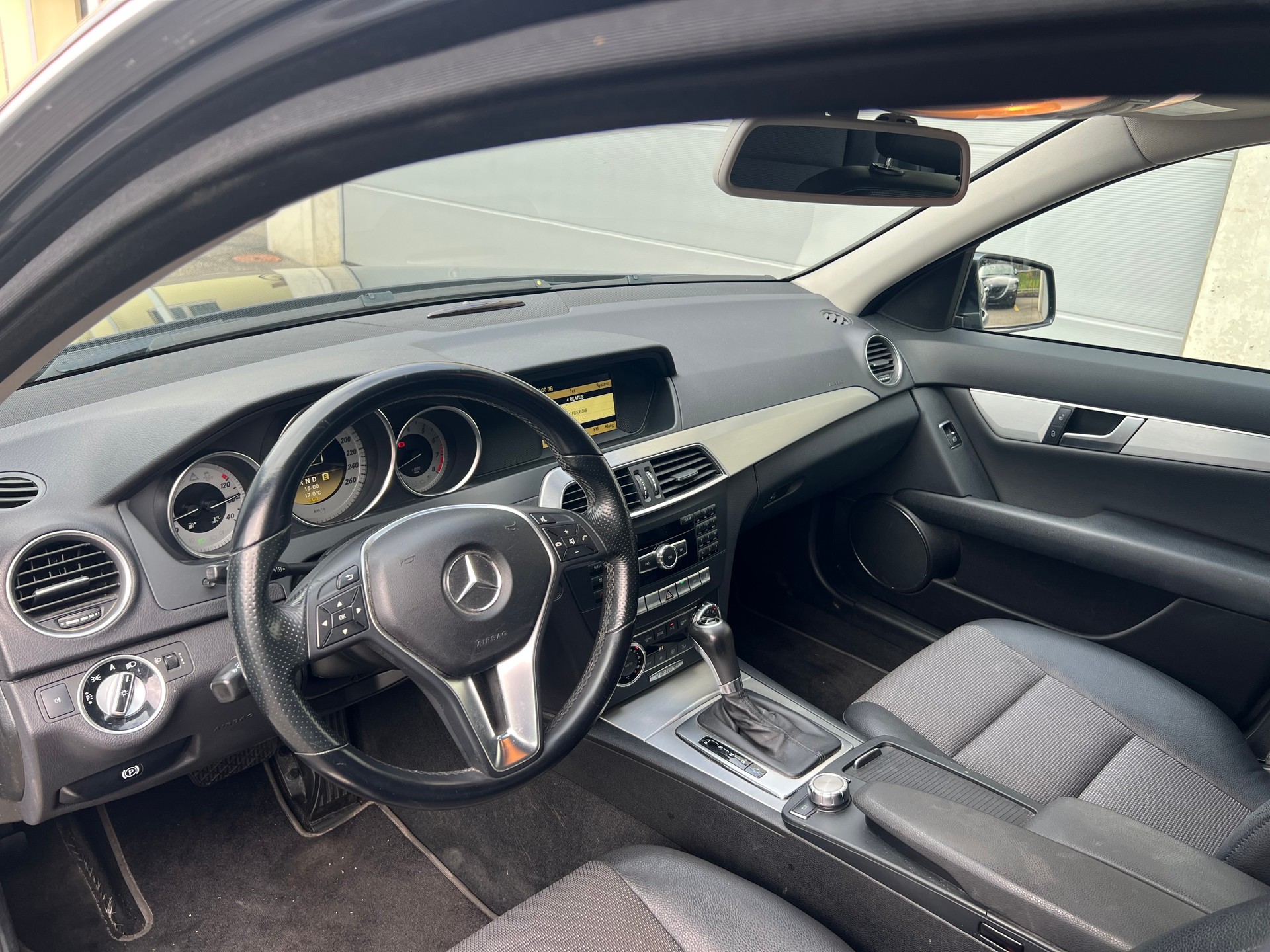 MERCEDES-BENZ C 200 Avantgarde 7G-Tronic-image-8