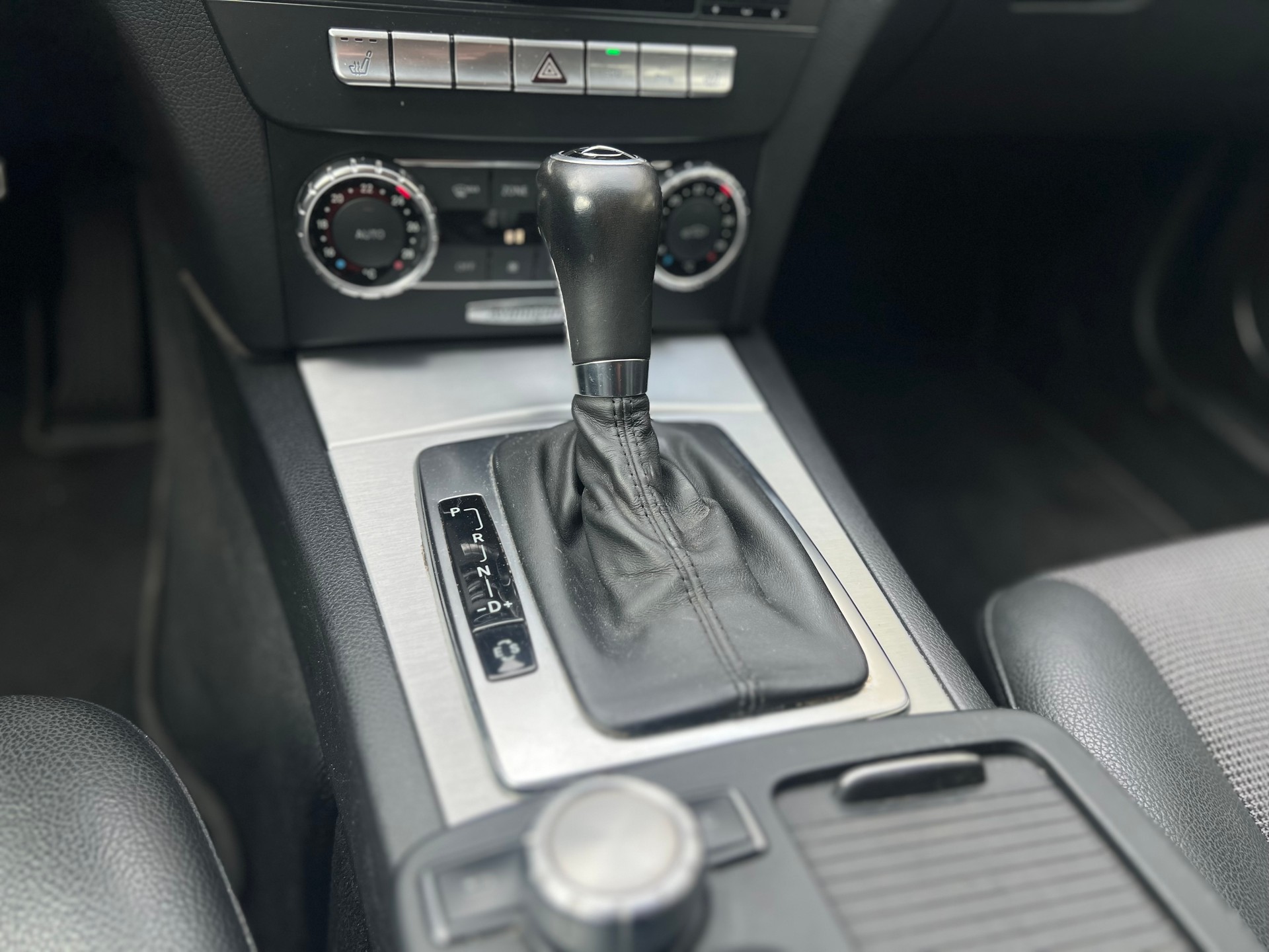 MERCEDES-BENZ C 200 Avantgarde 7G-Tronic-image-18