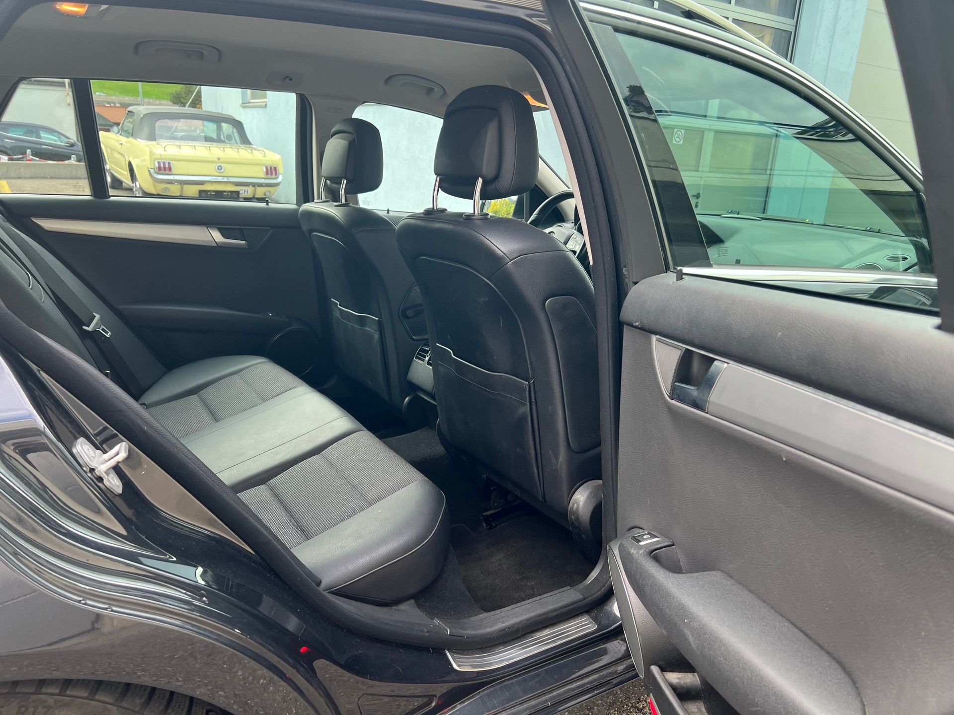 MERCEDES-BENZ C 200 Avantgarde 7G-Tronic-image-23