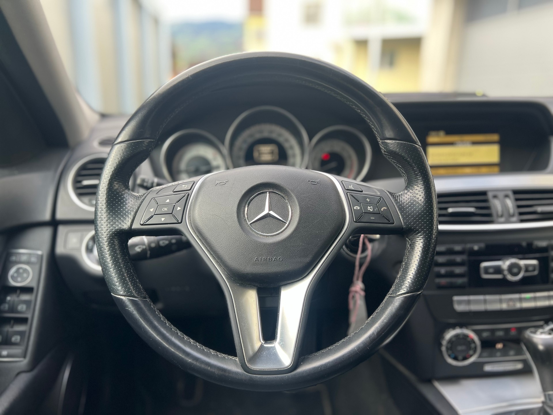 MERCEDES-BENZ C 200 Avantgarde 7G-Tronic-image-12