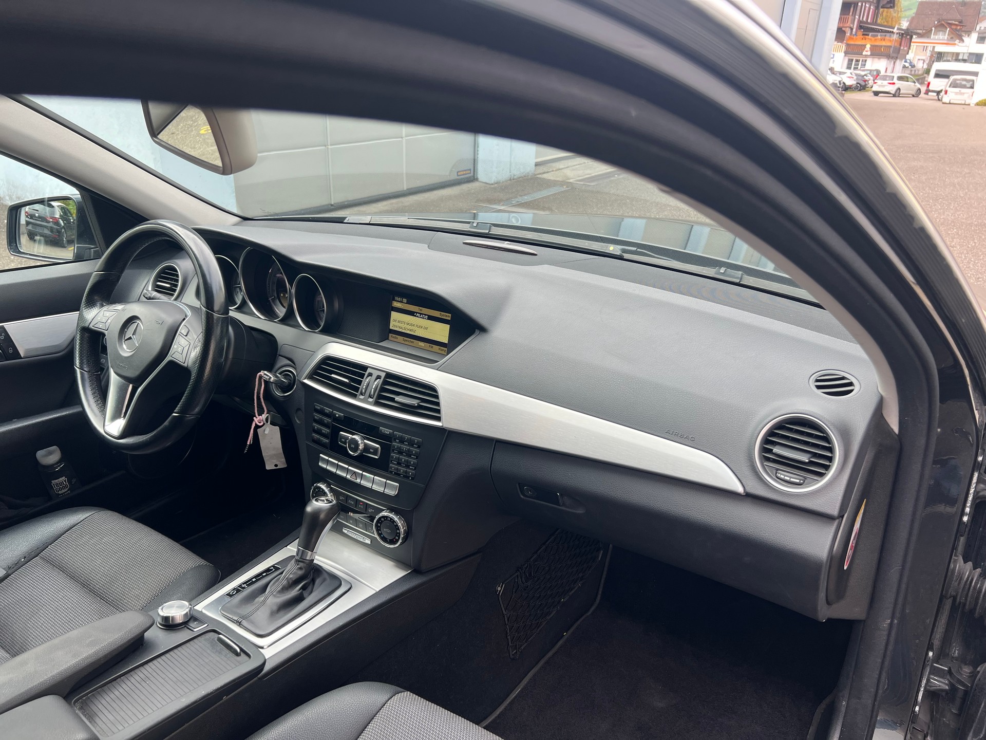 MERCEDES-BENZ C 200 Avantgarde 7G-Tronic-image-10